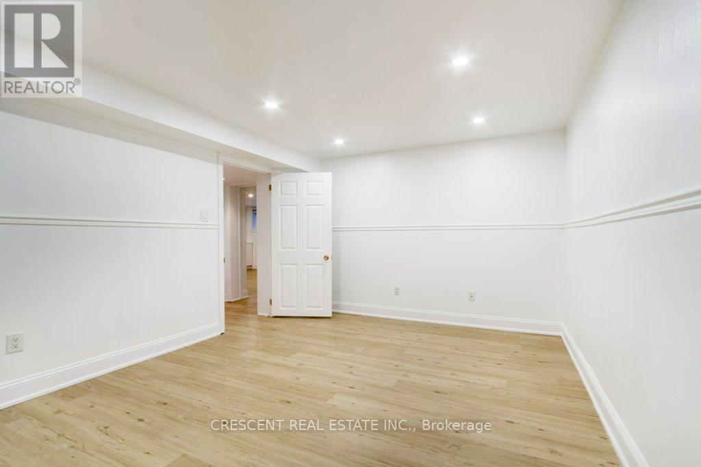 Lower - 1550 Ogden Avenue, Mississauga, Ontario  L5E 2H8 - Photo 17 - W12832912