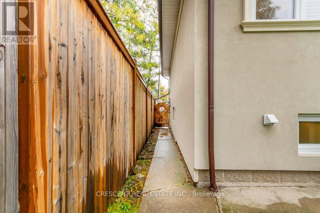 Lower - 1550 Ogden Avenue, Mississauga, Ontario  L5E 2H8 - Photo 3 - W12832912