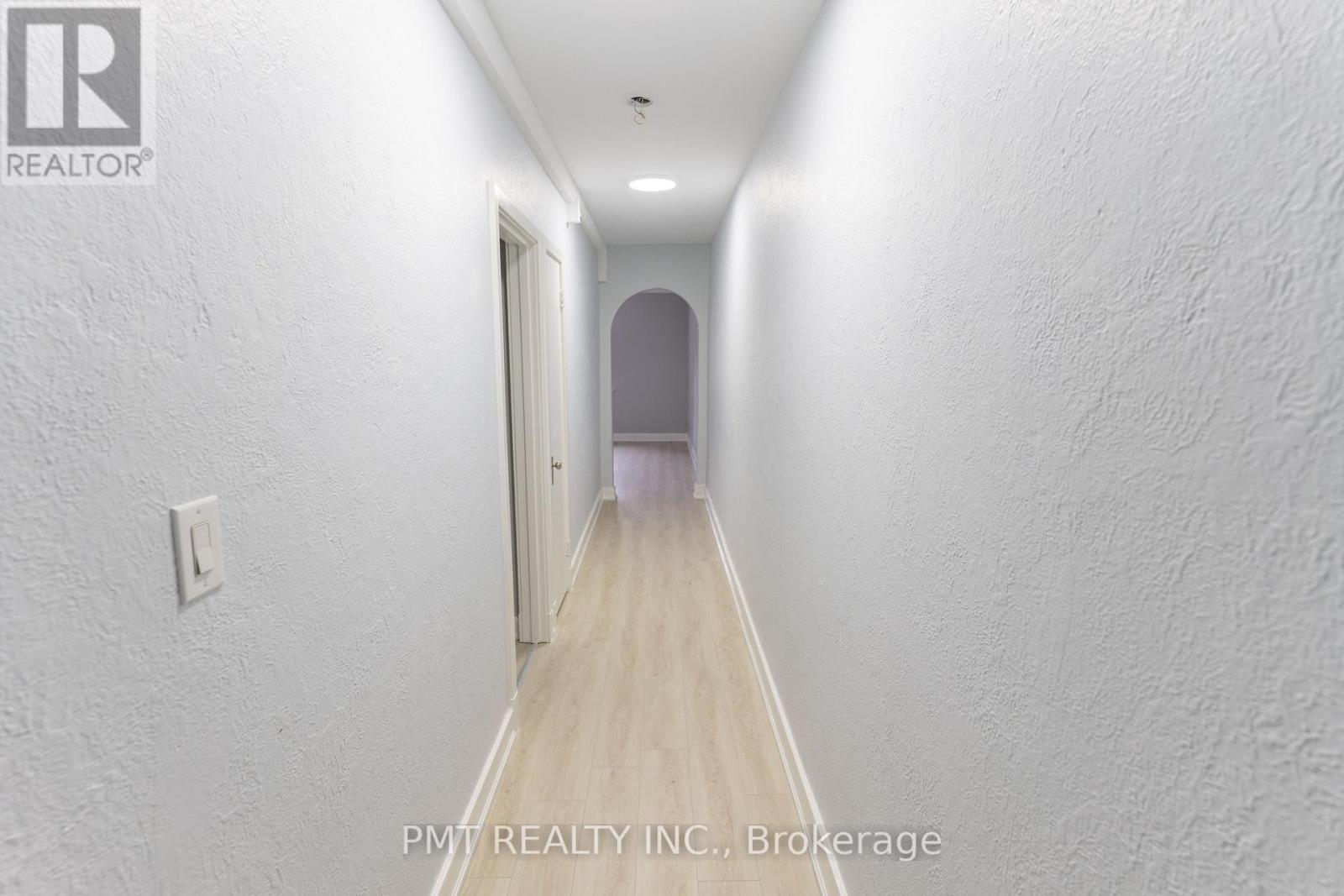 4 - 8 Wellington Street W, Brampton, Ontario  L6Y 1K4 - Photo 2 - W12832970