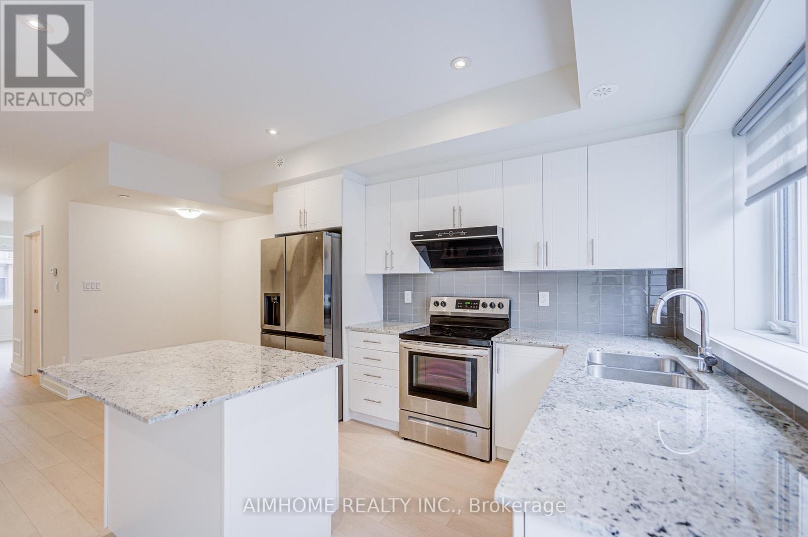 135 Frederick Tisdale Drive, Toronto, Ontario  M3K 0C6 - Photo 11 - W12832988