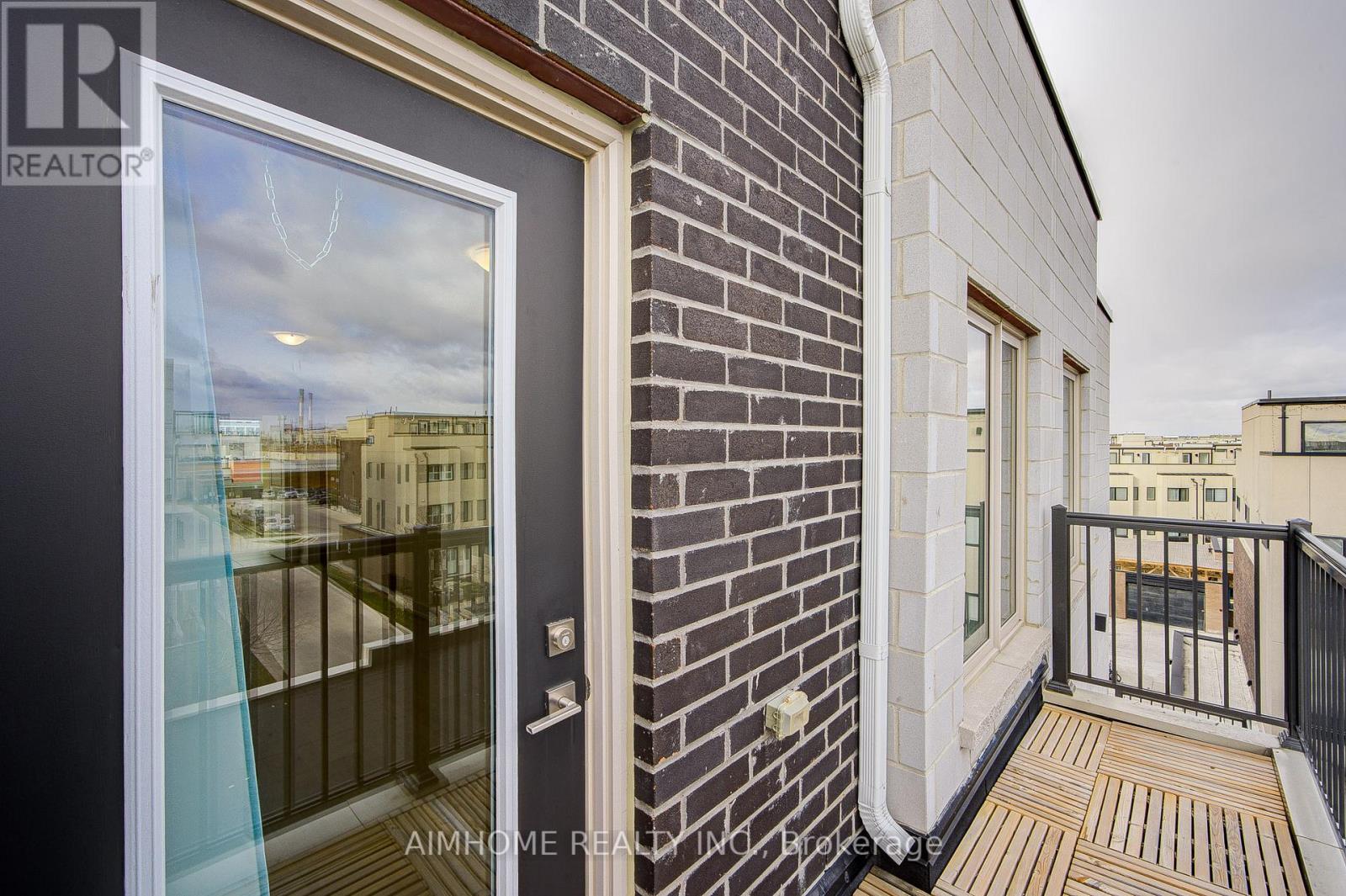 135 Frederick Tisdale Drive, Toronto, Ontario  M3K 0C6 - Photo 23 - W12832988