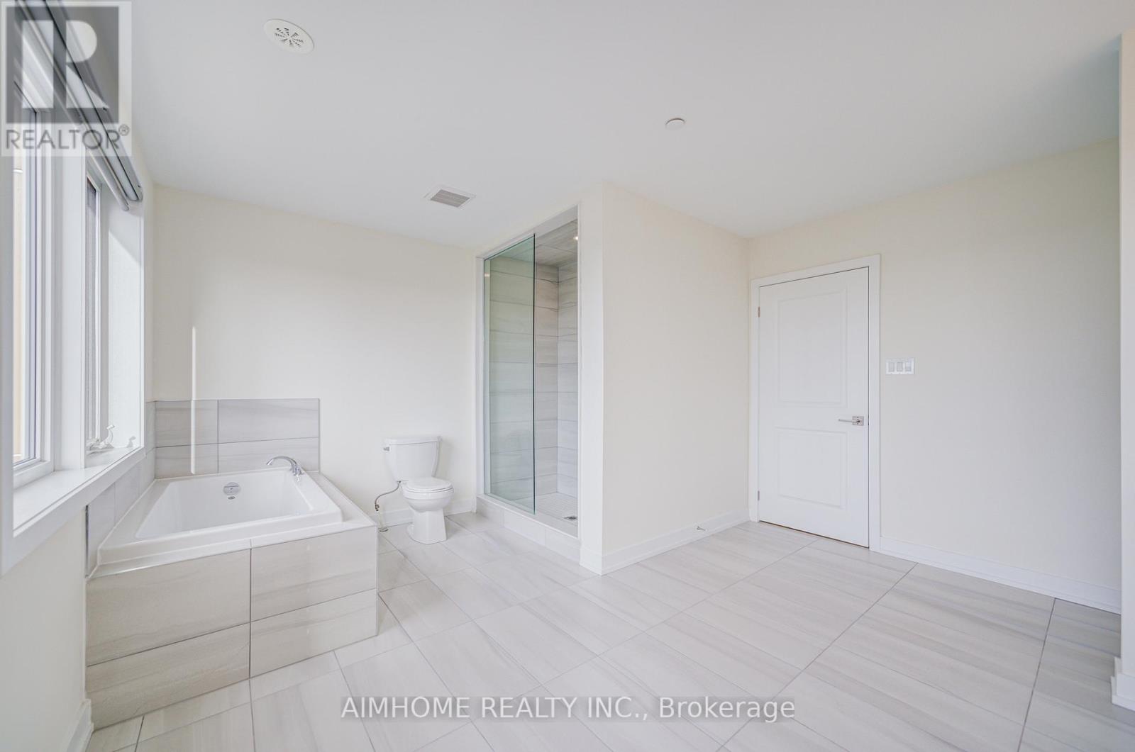 135 Frederick Tisdale Drive, Toronto, Ontario  M3K 0C6 - Photo 28 - W12832988