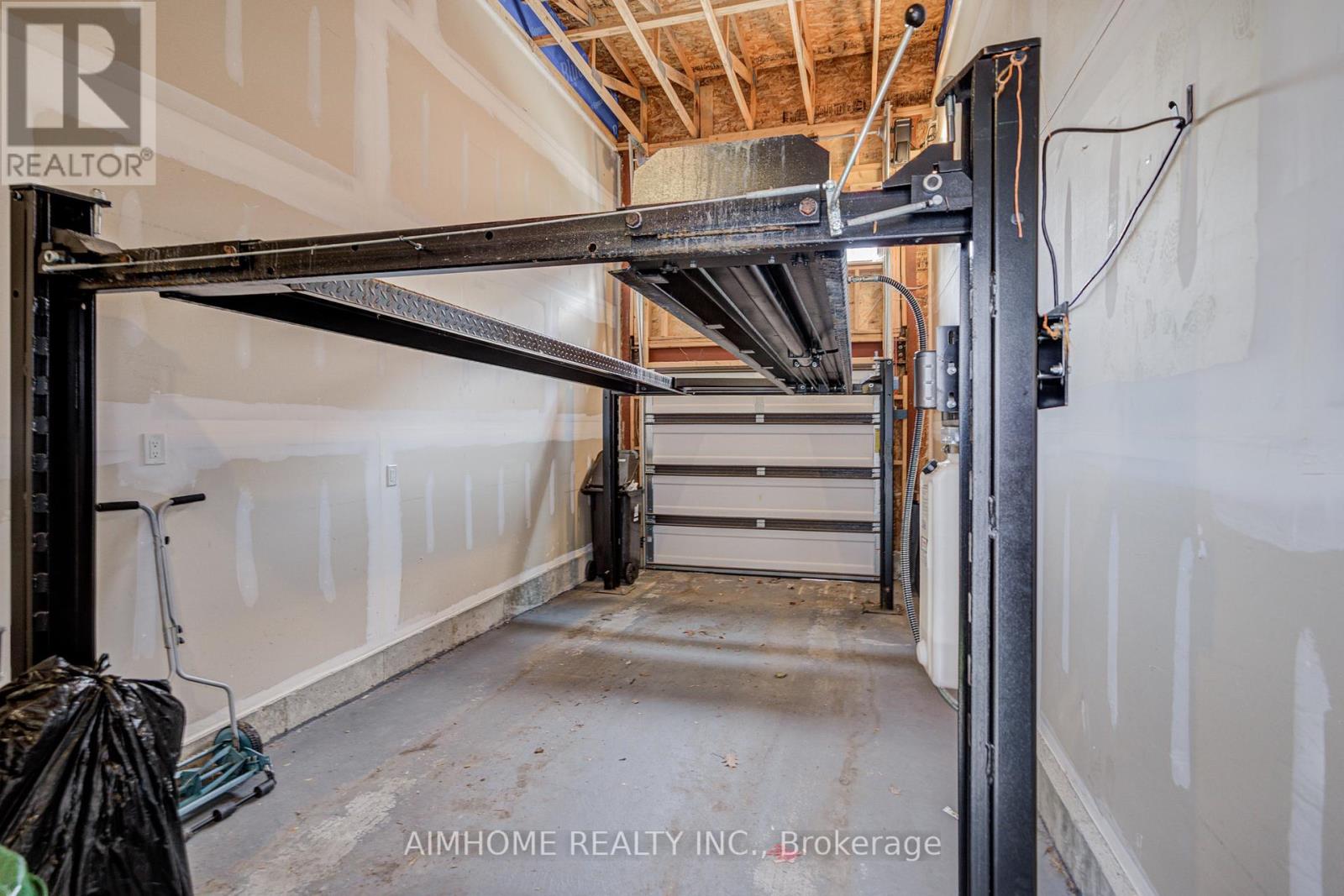 135 Frederick Tisdale Drive, Toronto, Ontario  M3K 0C6 - Photo 39 - W12832988