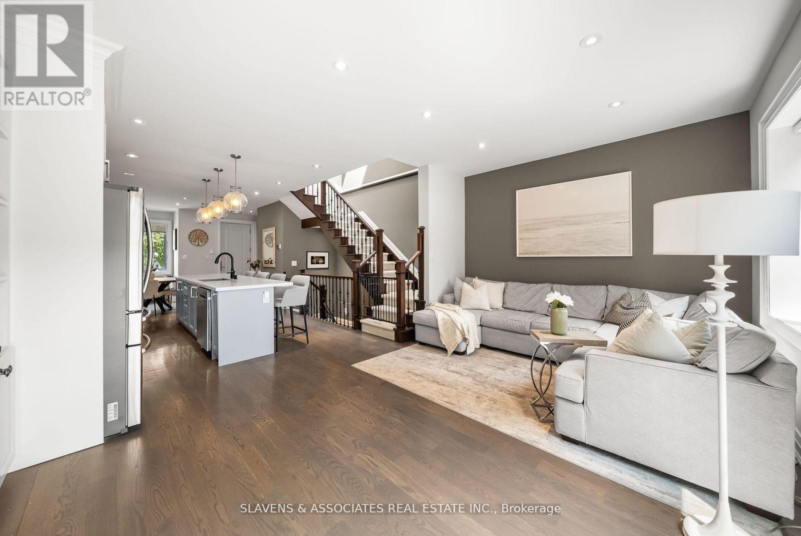 1213 Glencairn Avenue, Toronto, Ontario  M6B 2B6 - Photo 10 - W12833038