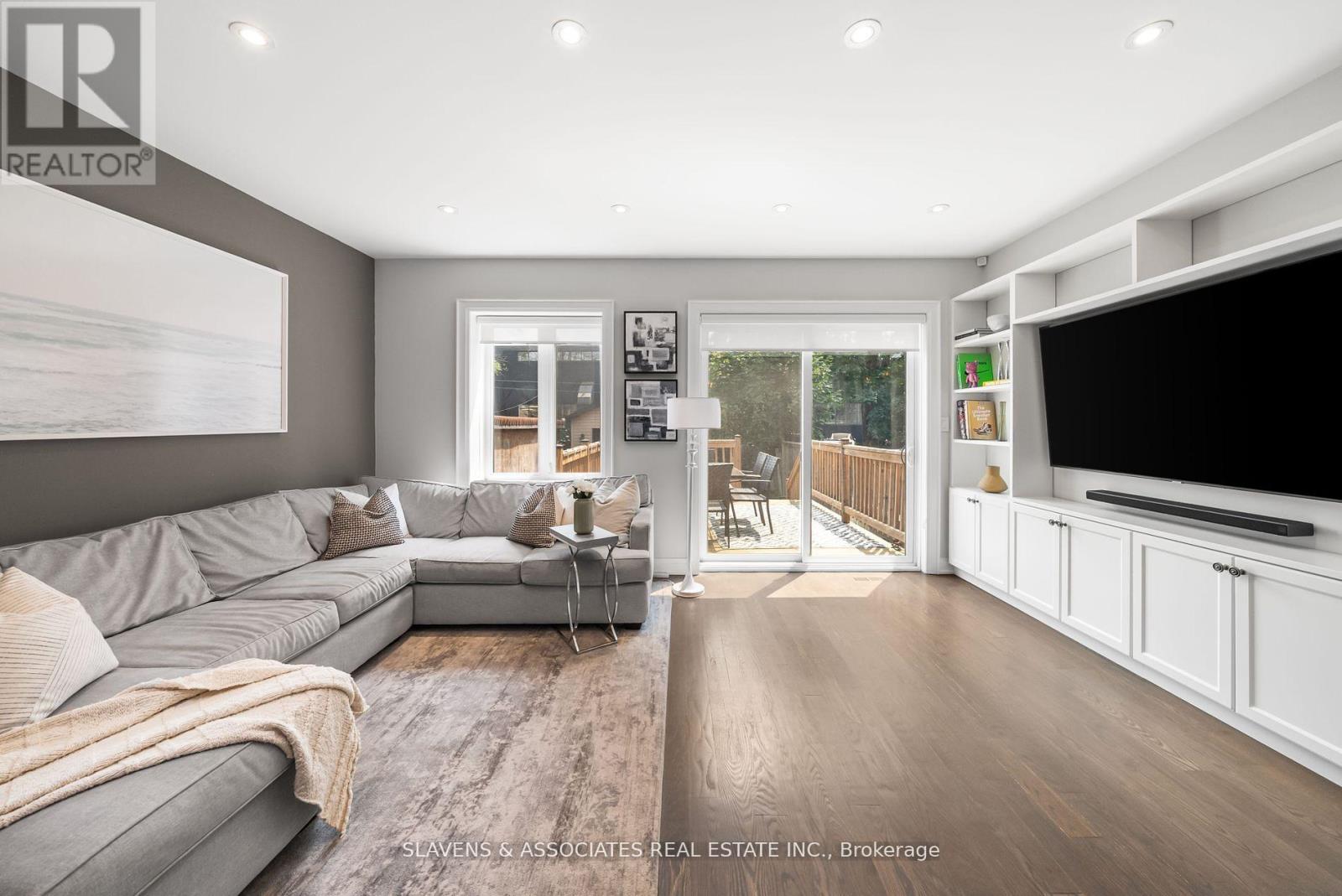 1213 Glencairn Avenue, Toronto, Ontario  M6B 2B6 - Photo 12 - W12833038