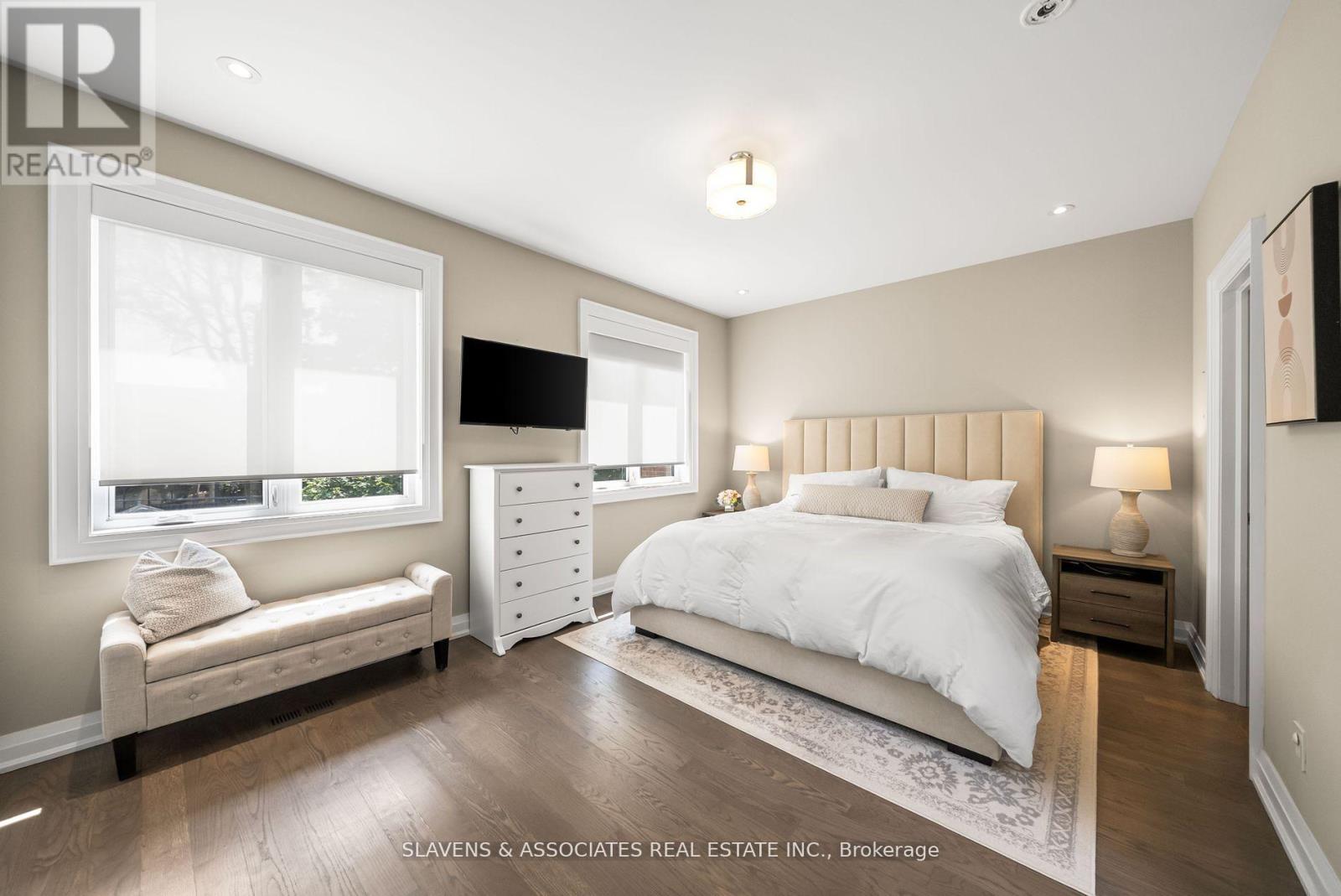 1213 Glencairn Avenue, Toronto, Ontario  M6B 2B6 - Photo 17 - W12833038