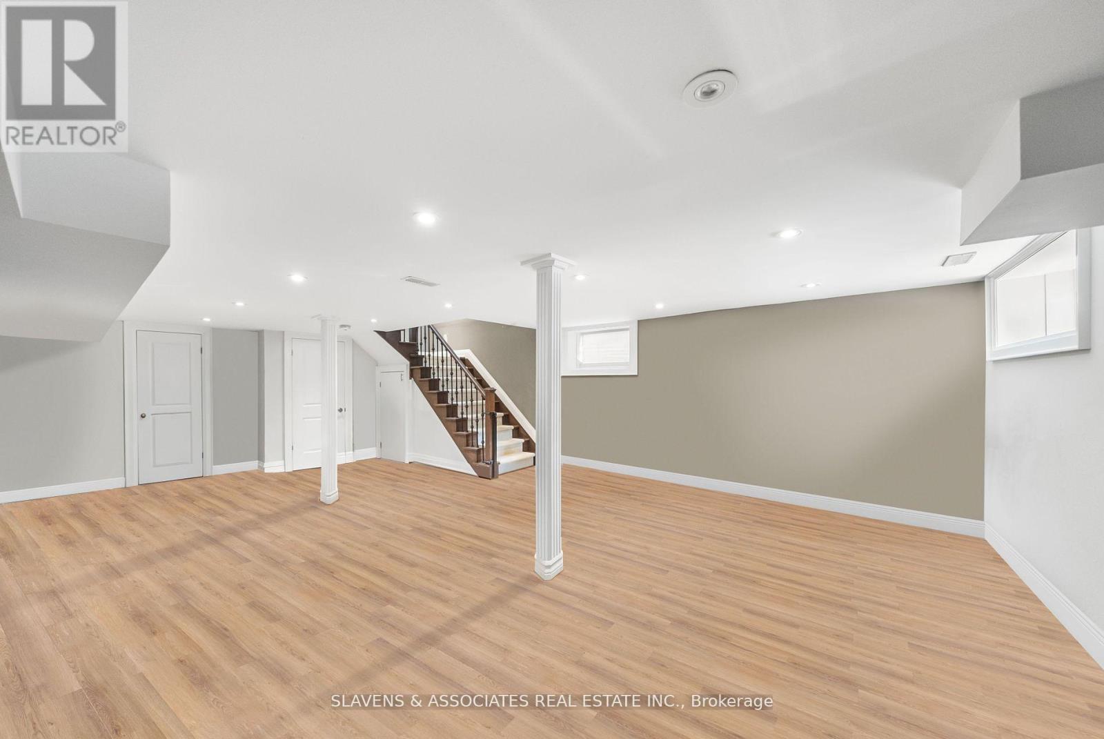 1213 Glencairn Avenue, Toronto, Ontario  M6B 2B6 - Photo 25 - W12833038