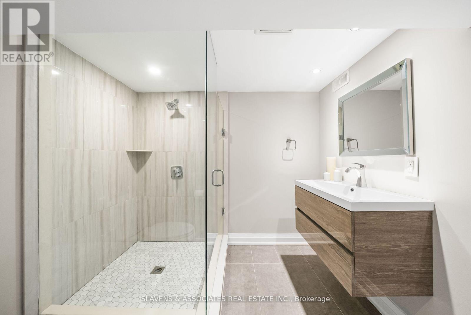 1213 Glencairn Avenue, Toronto, Ontario  M6B 2B6 - Photo 26 - W12833038