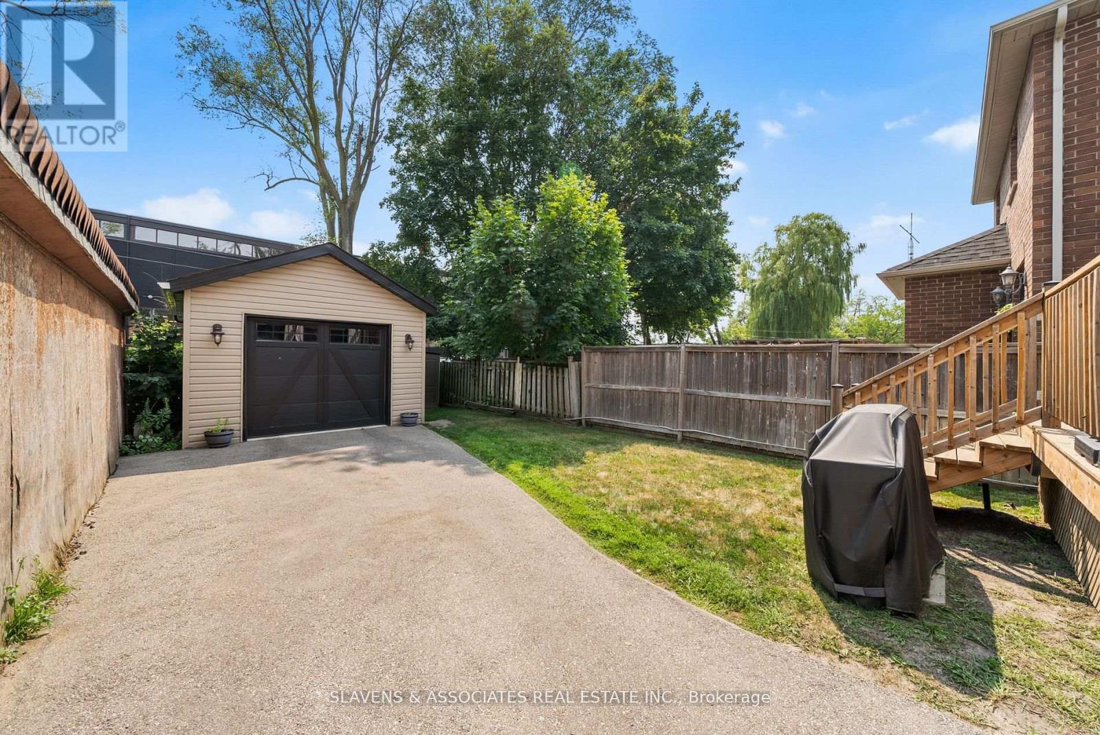 1213 Glencairn Avenue, Toronto, Ontario  M6B 2B6 - Photo 31 - W12833038