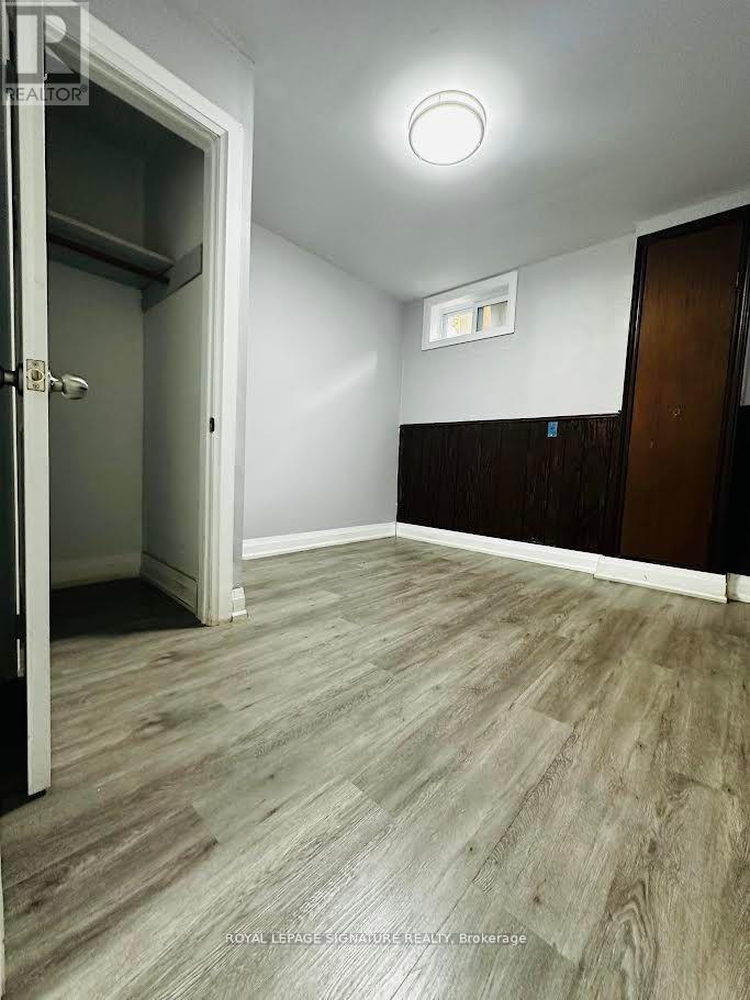 827 Stainton Drive, Mississauga, Ontario  L5C 1G2 - Photo 16 - W12833054