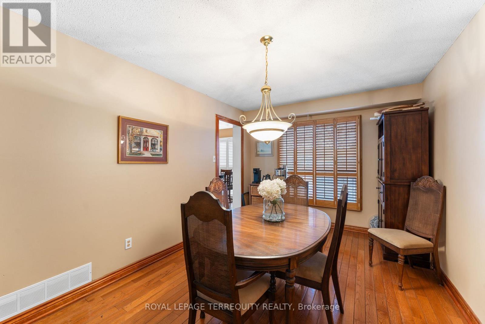 6164 Osprey Boulevard, Mississauga, Ontario  L5N 5W5 - Photo 10 - W12833106