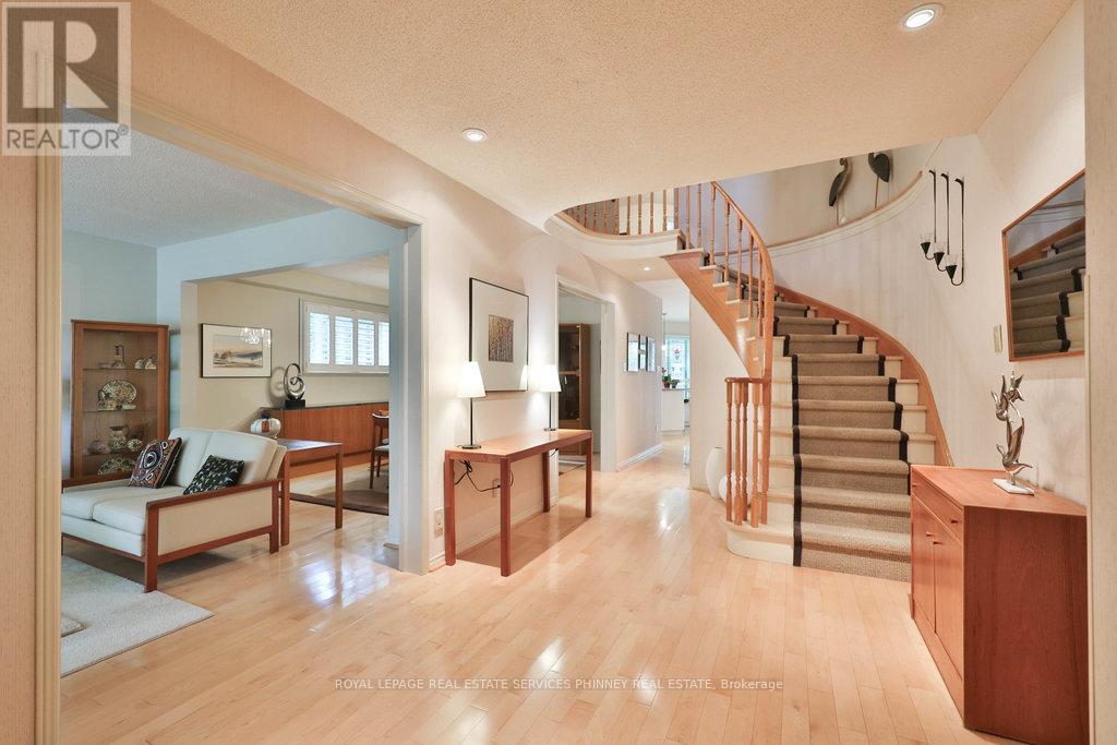 1995 Pitagora Court, Mississauga, Ontario  L5K 2M4 - Photo 2 - W12833114