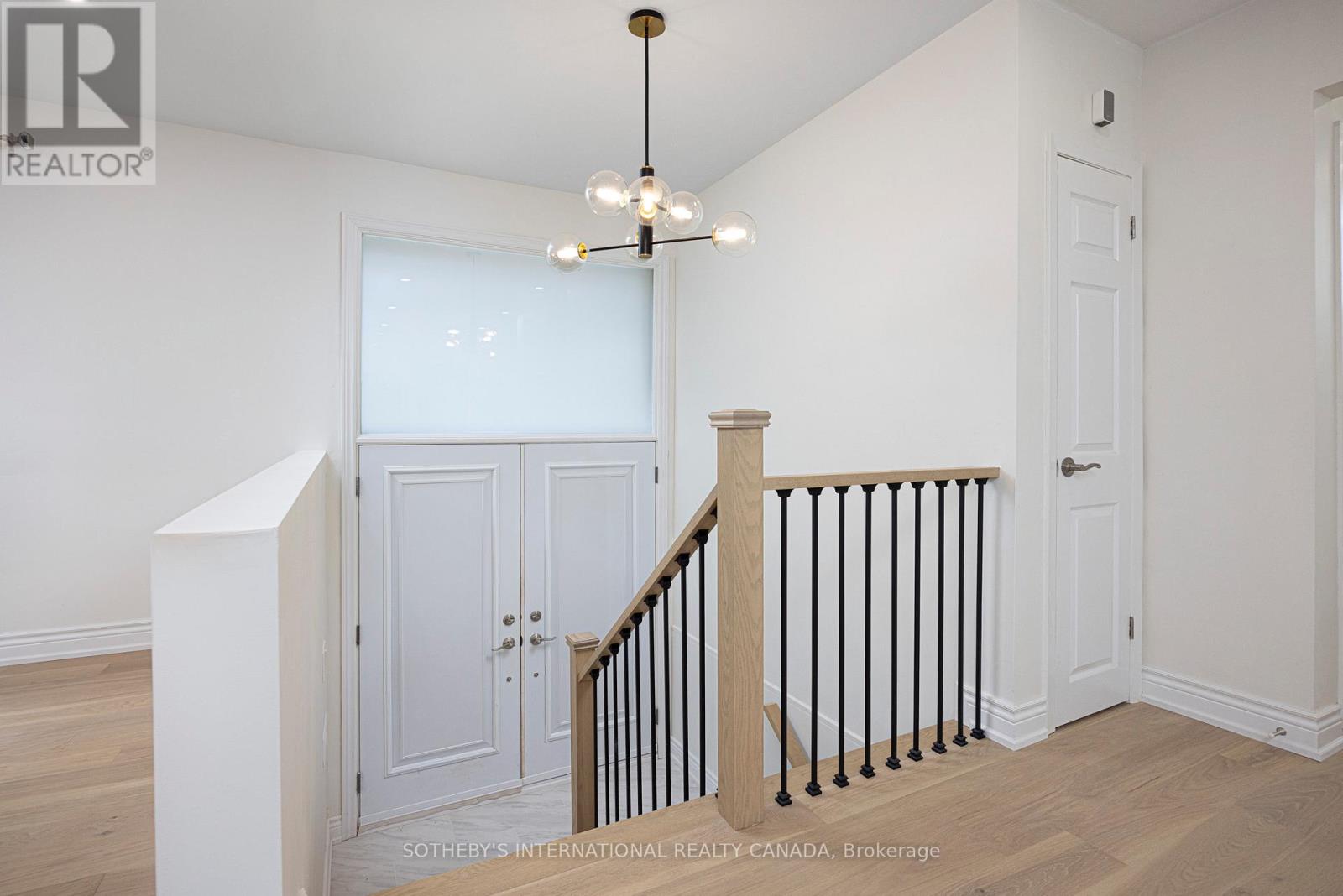 239 Walden Drive, Burlington, Ontario  L7N 2A7 - Photo 14 - W12833212