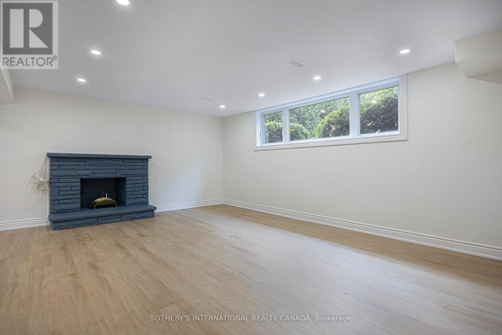 239 Walden Drive, Burlington, Ontario  L7N 2A7 - Photo 16 - W12833212