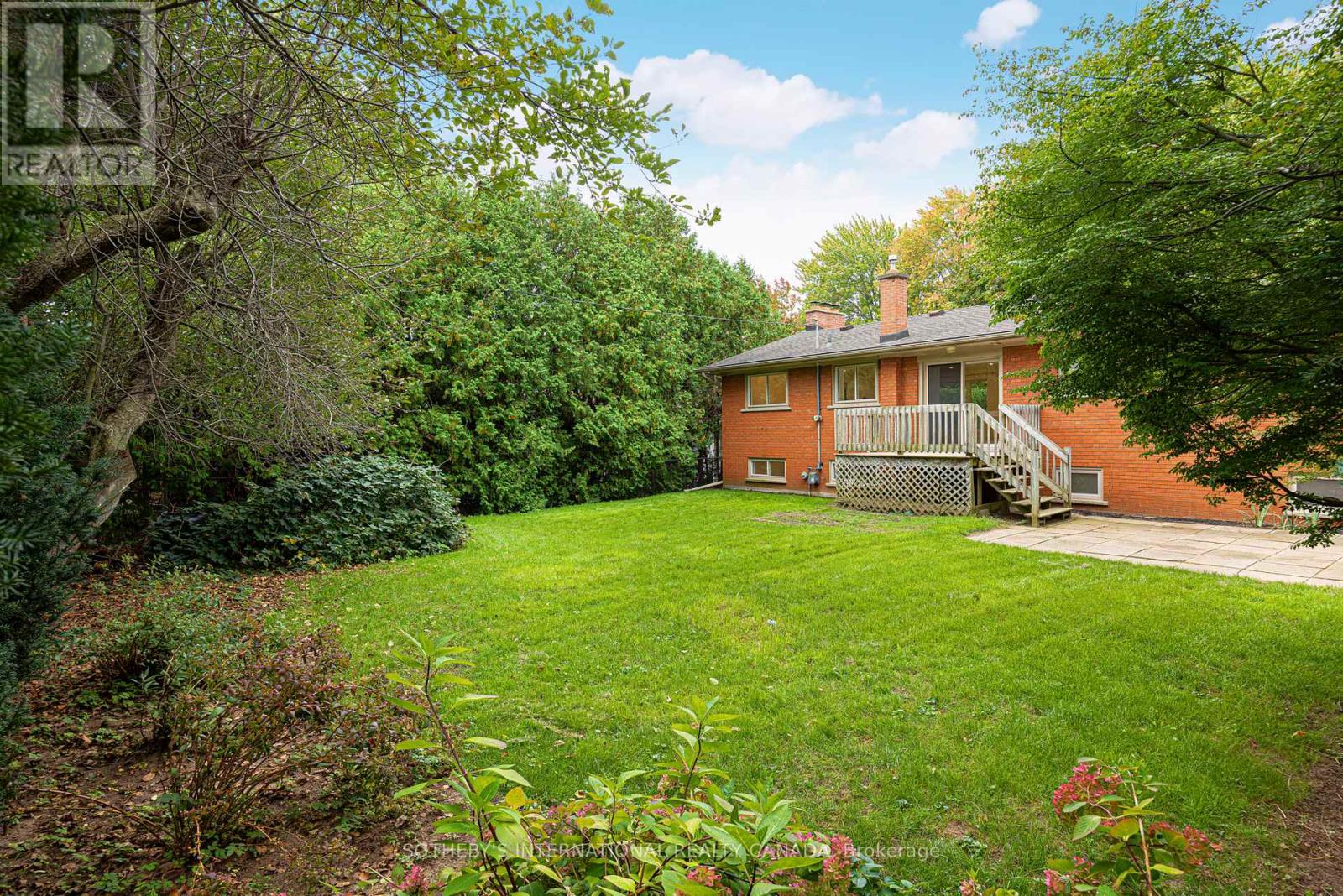 239 Walden Drive, Burlington, Ontario  L7N 2A7 - Photo 23 - W12833212