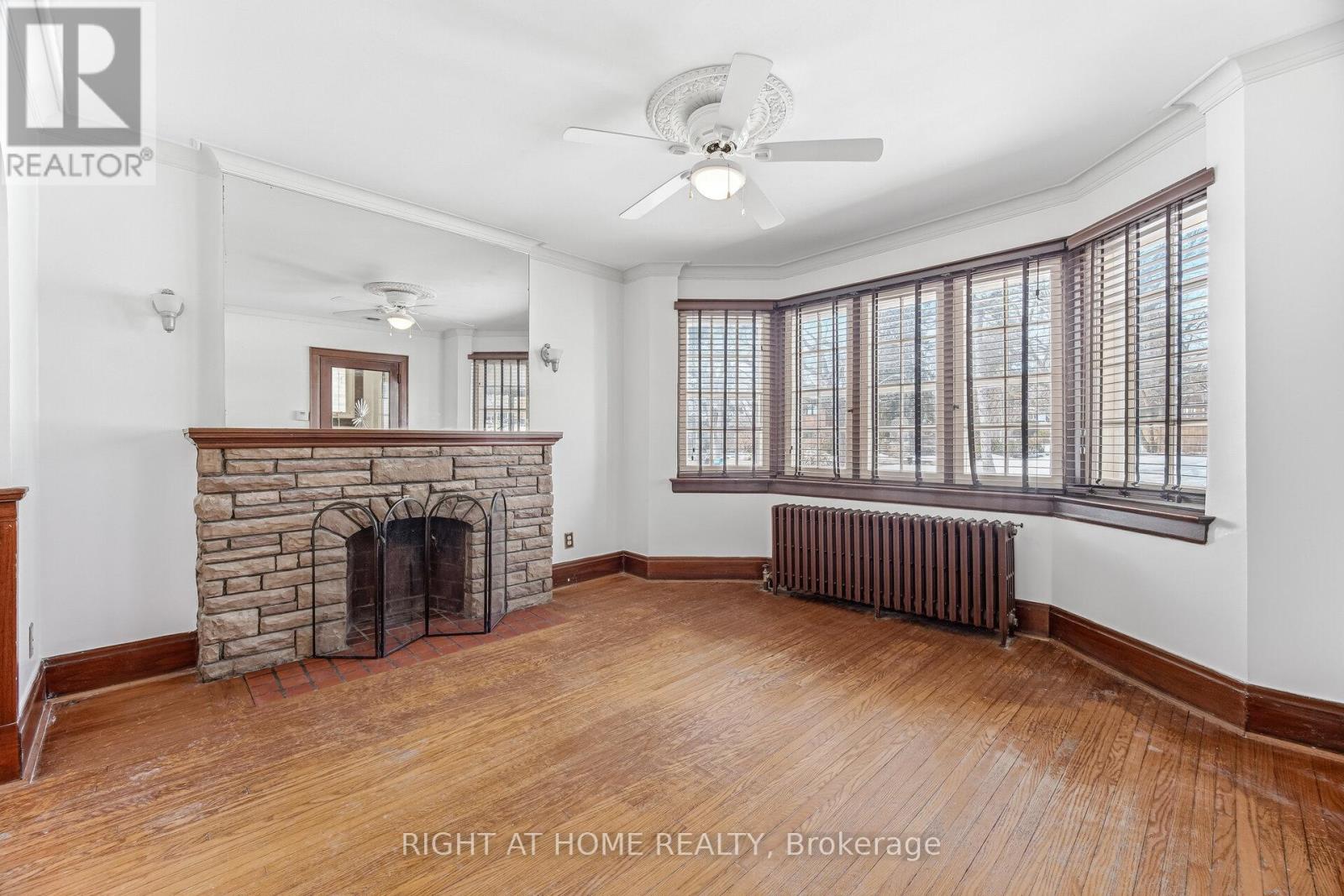 11 Little Avenue, Toronto, Ontario  M9N 1K3 - Photo 10 - W12833220