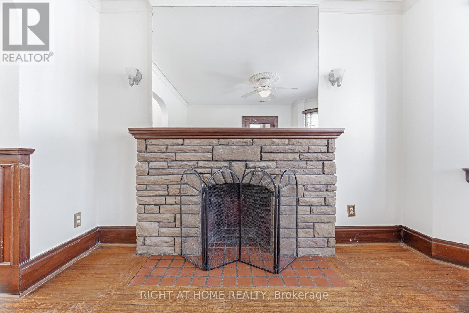 11 Little Avenue, Toronto, Ontario  M9N 1K3 - Photo 11 - W12833220