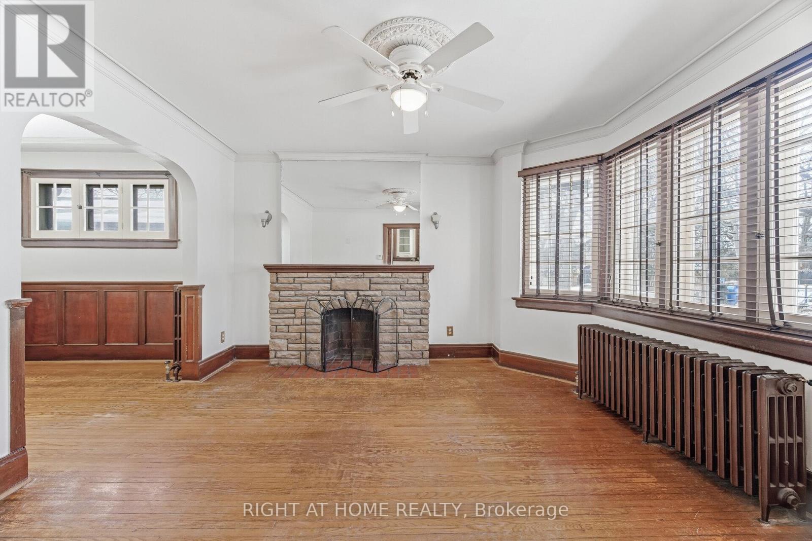 11 Little Avenue, Toronto, Ontario  M9N 1K3 - Photo 12 - W12833220