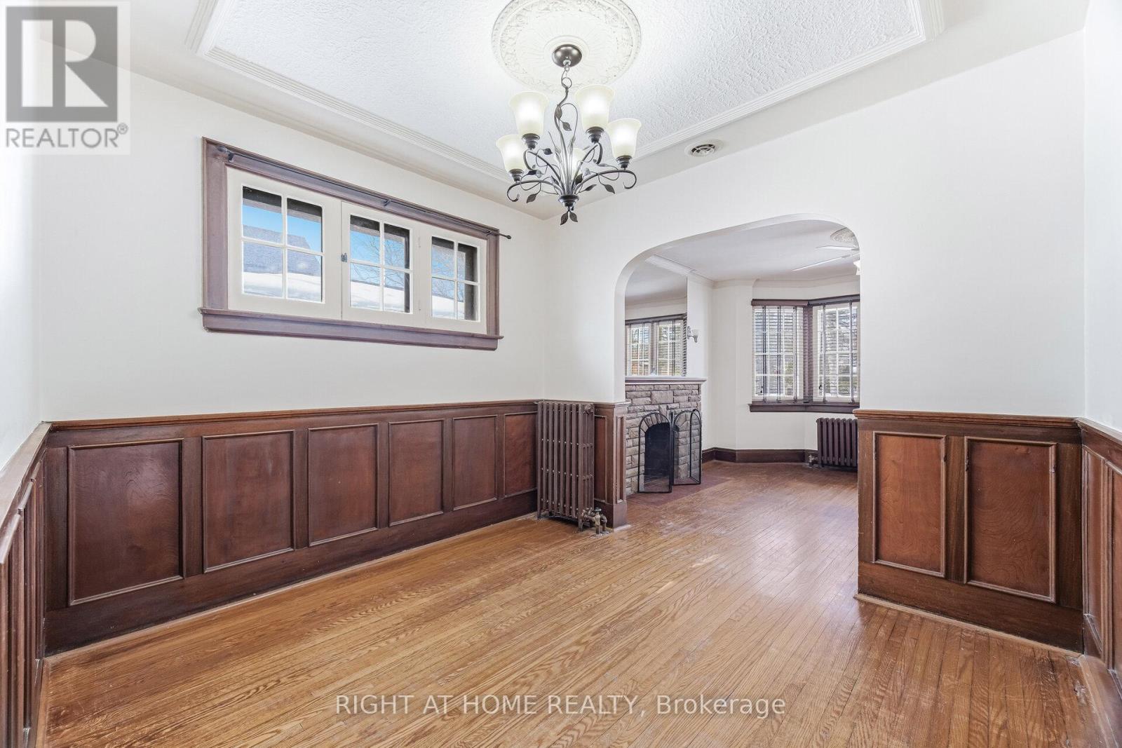 11 Little Avenue, Toronto, Ontario  M9N 1K3 - Photo 13 - W12833220