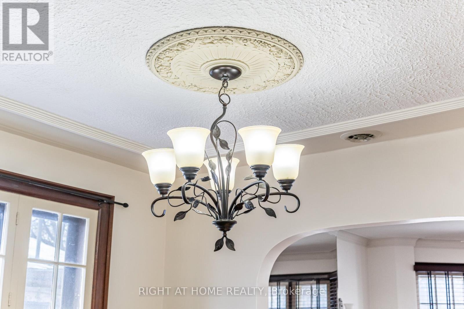 11 Little Avenue, Toronto, Ontario  M9N 1K3 - Photo 15 - W12833220