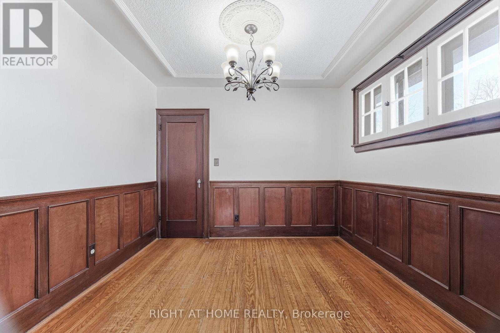 11 Little Avenue, Toronto, Ontario  M9N 1K3 - Photo 16 - W12833220