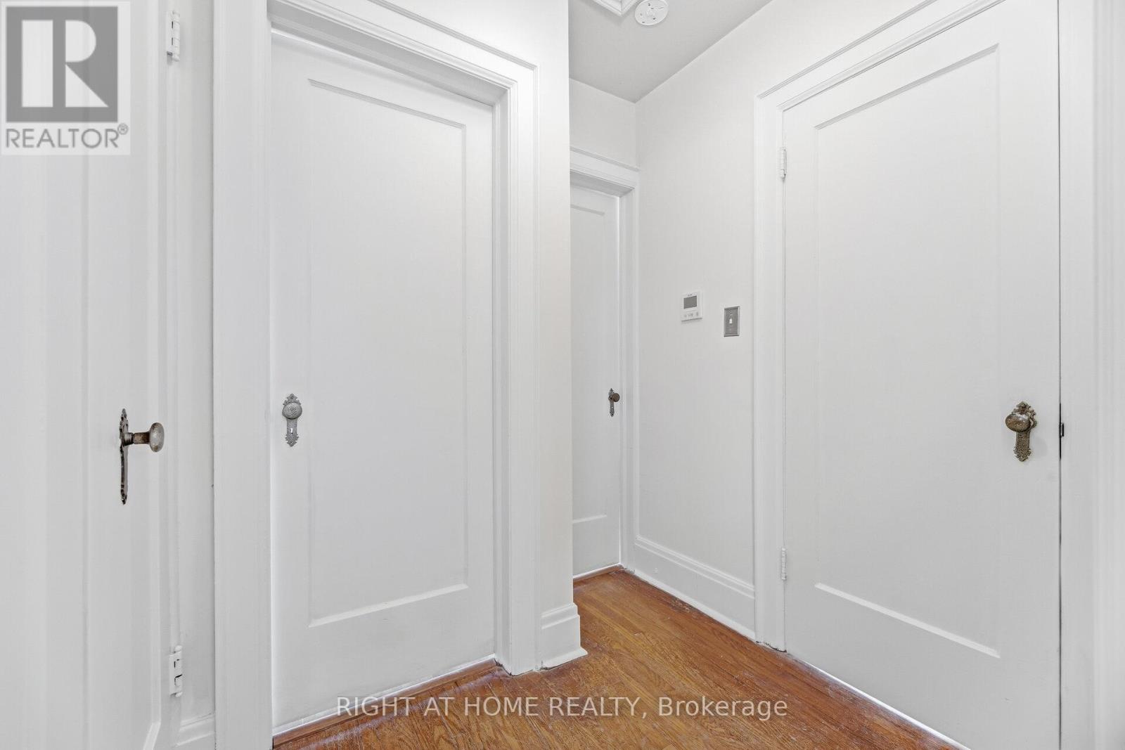 11 Little Avenue, Toronto, Ontario  M9N 1K3 - Photo 17 - W12833220