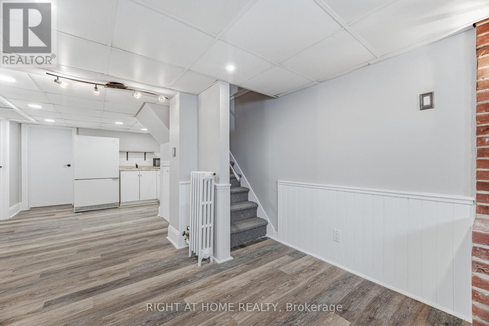 11 Little Avenue, Toronto, Ontario  M9N 1K3 - Photo 28 - W12833220