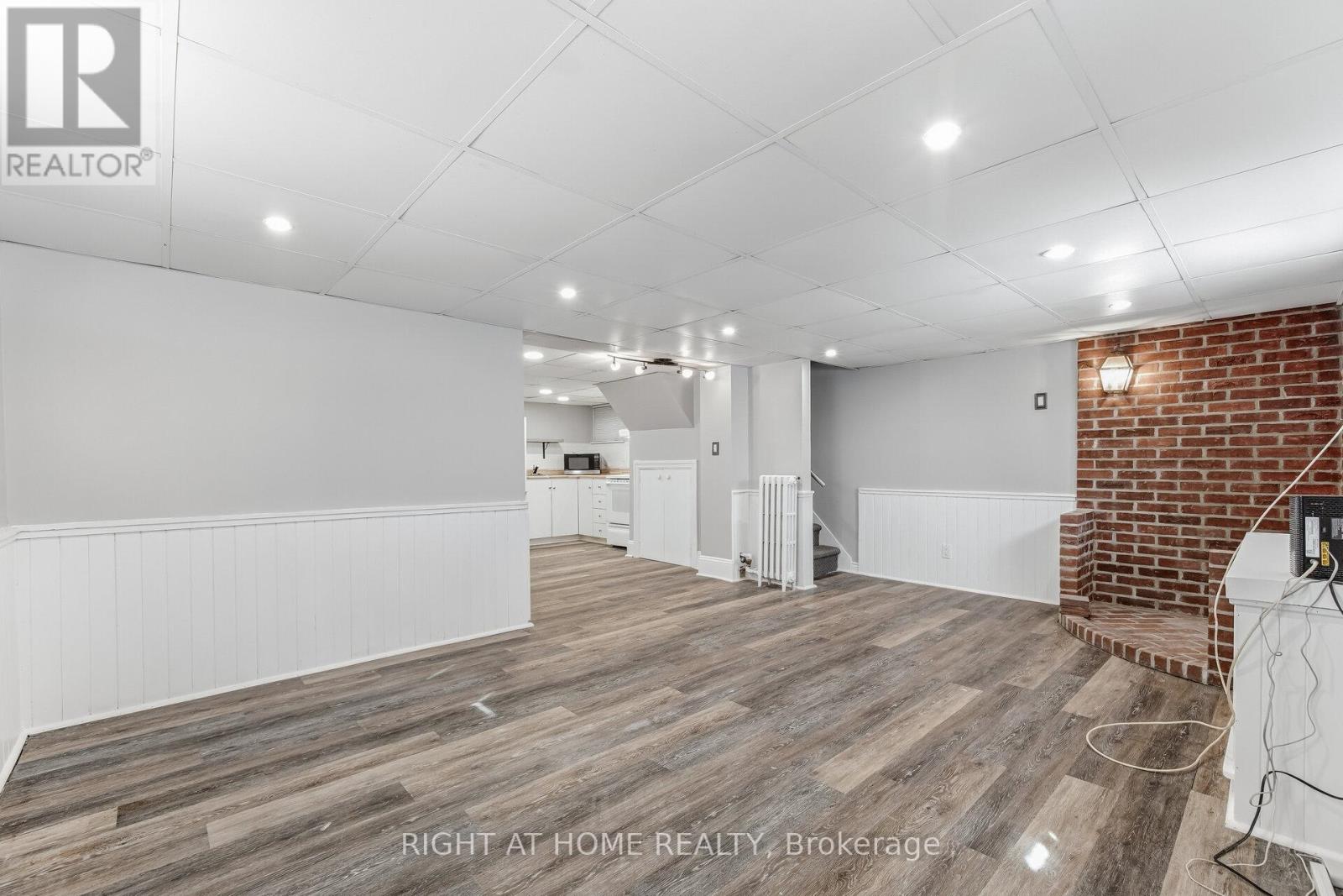 11 Little Avenue, Toronto, Ontario  M9N 1K3 - Photo 32 - W12833220