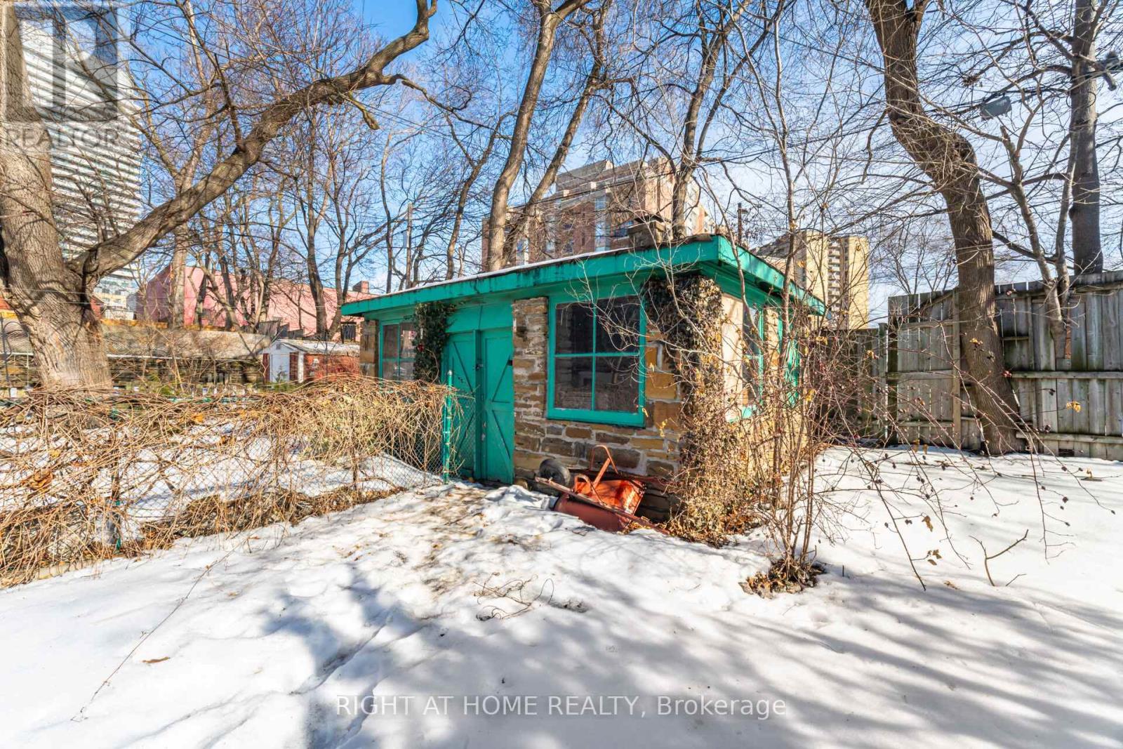 11 Little Avenue, Toronto, Ontario  M9N 1K3 - Photo 48 - W12833220