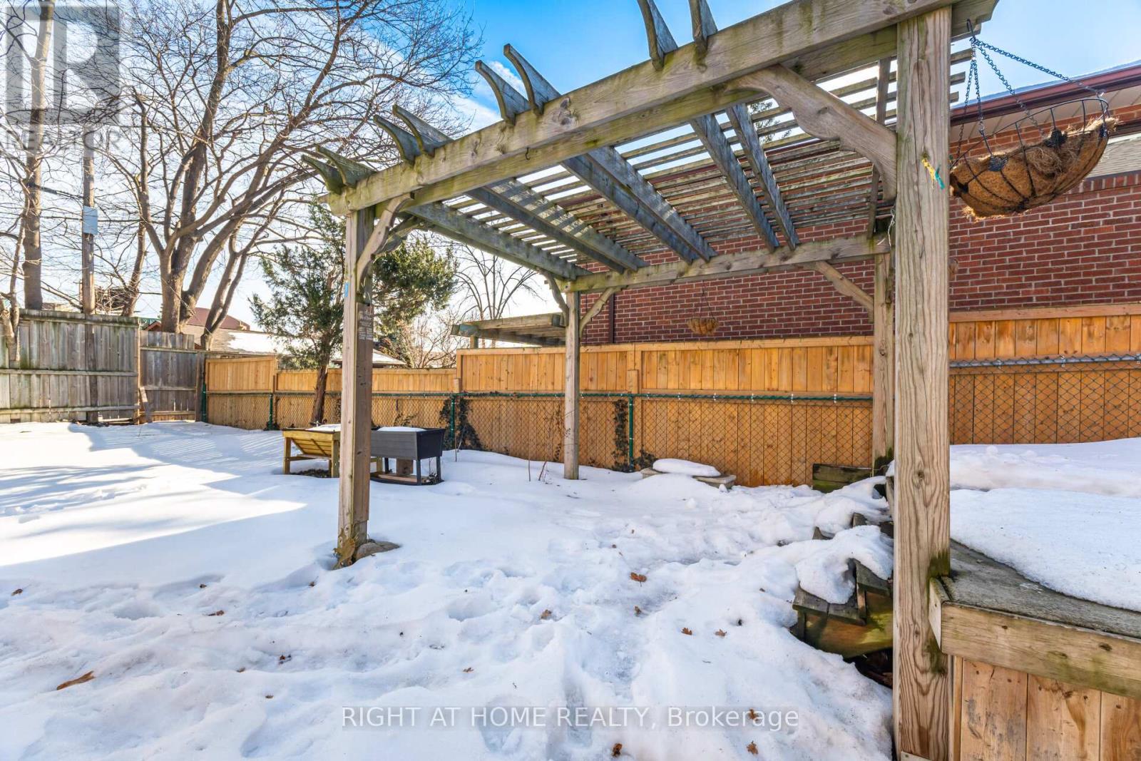 11 Little Avenue, Toronto, Ontario  M9N 1K3 - Photo 49 - W12833220