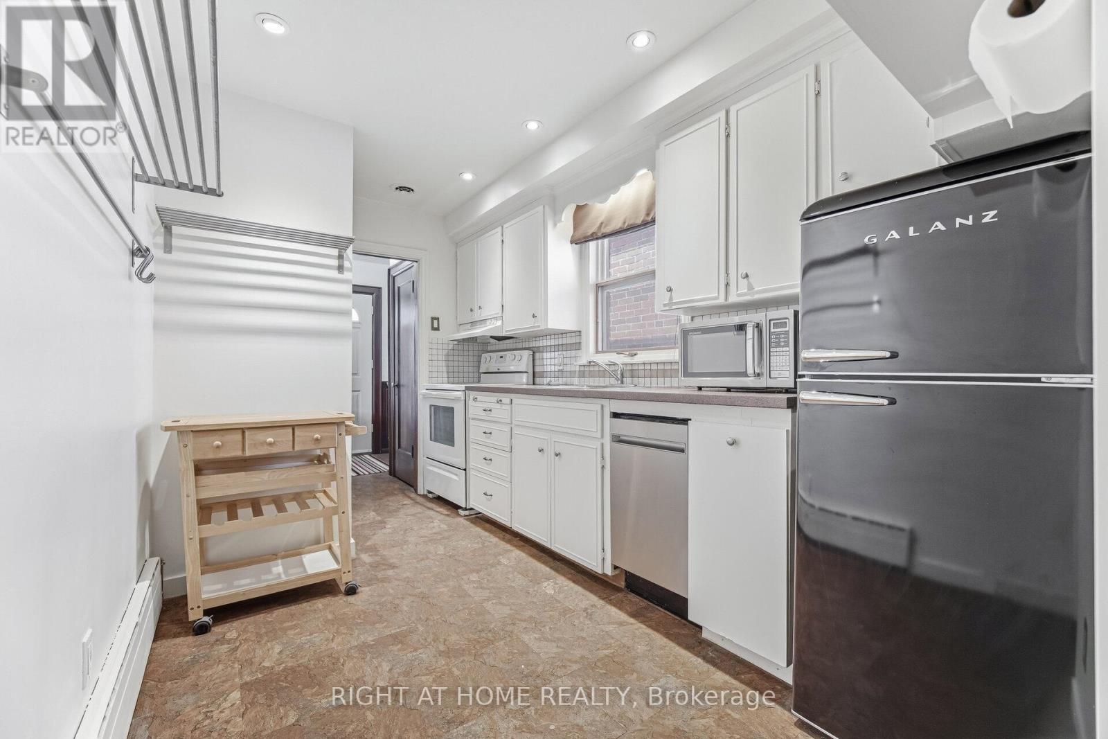 11 Little Avenue, Toronto, Ontario  M9N 1K3 - Photo 5 - W12833220