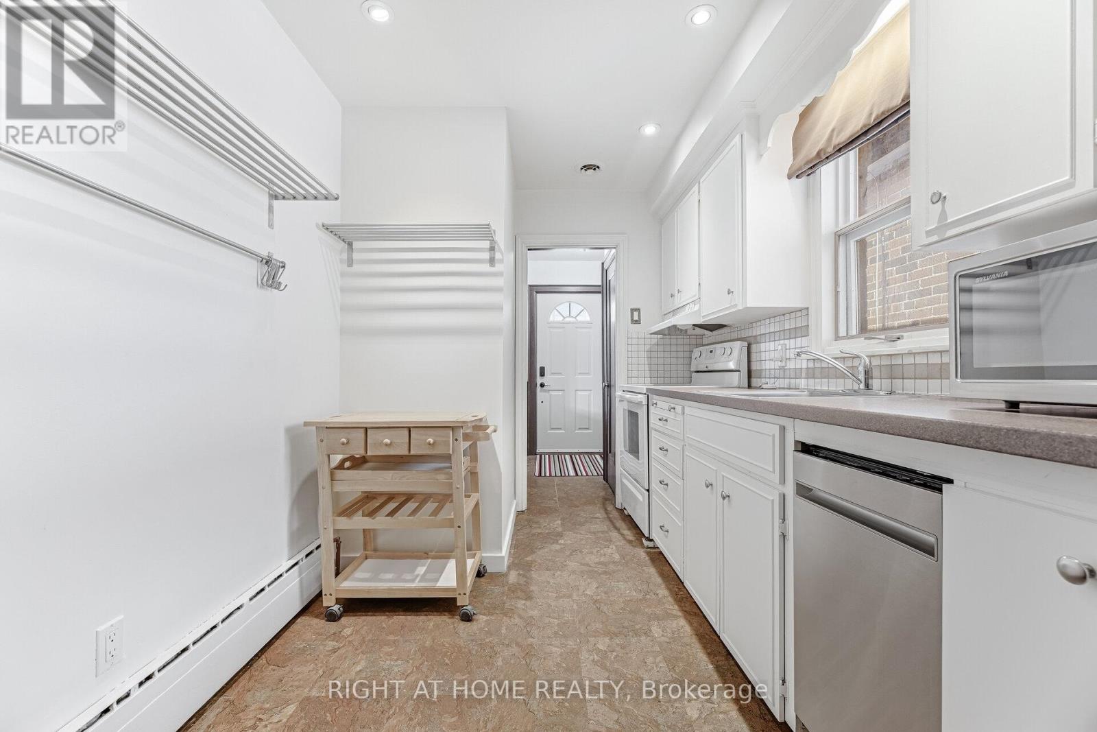 11 Little Avenue, Toronto, Ontario  M9N 1K3 - Photo 7 - W12833220