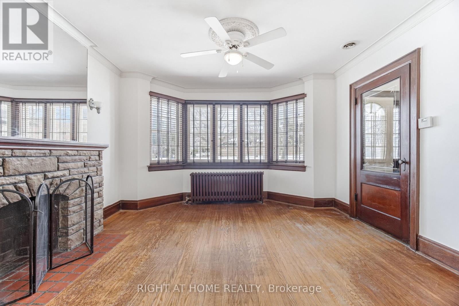 11 Little Avenue, Toronto, Ontario  M9N 1K3 - Photo 8 - W12833220