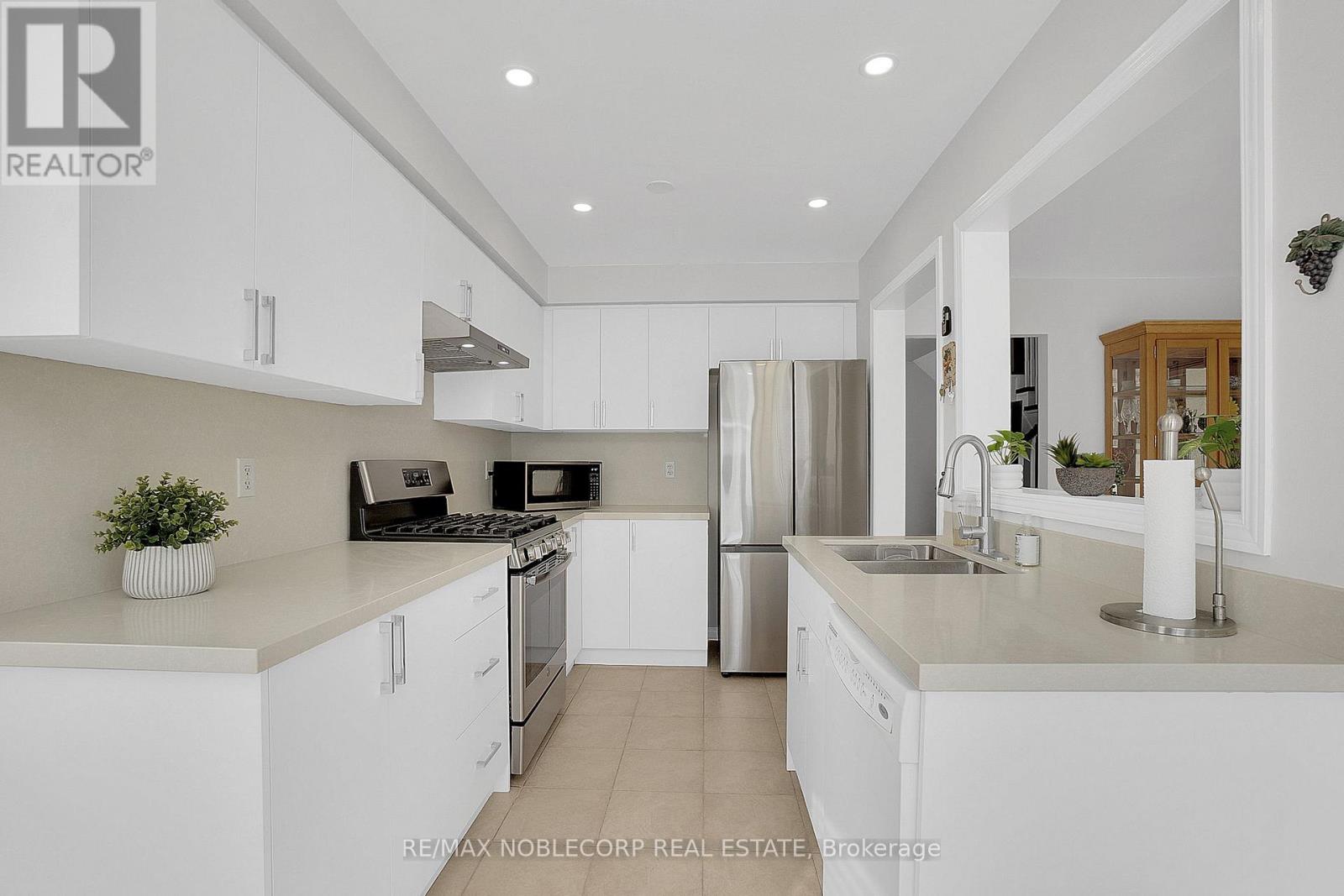 16 Humbershed Crescent, Caledon, Ontario  L7E 2X2 - Photo 15 - W12833268