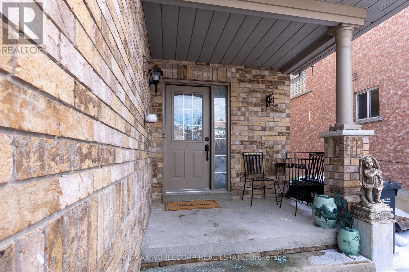 16 Humbershed Crescent, Caledon, Ontario  L7E 2X2 - Photo 3 - W12833268