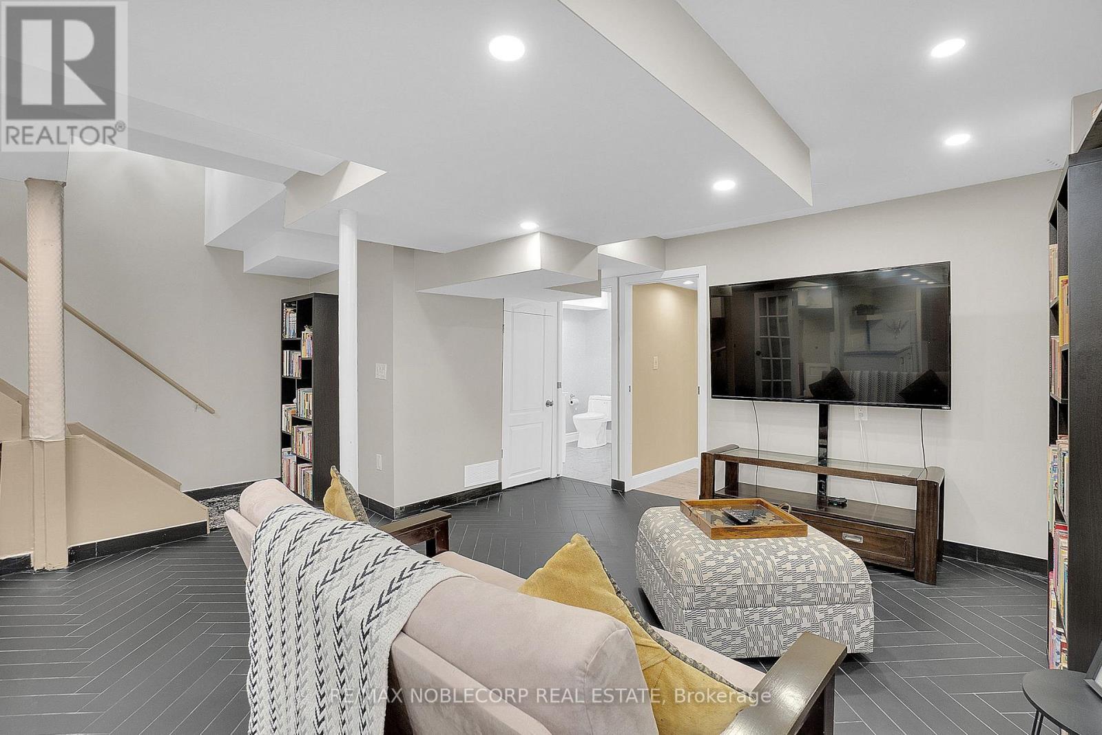 16 Humbershed Crescent, Caledon, Ontario  L7E 2X2 - Photo 31 - W12833268