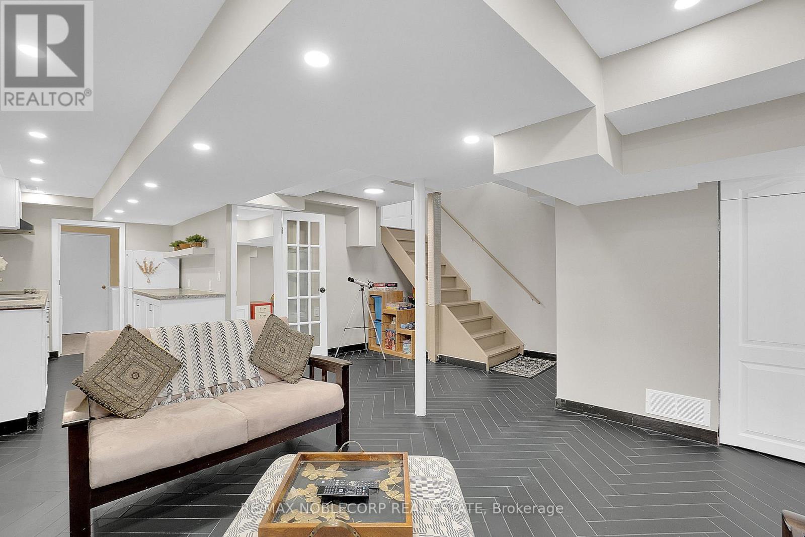 16 Humbershed Crescent, Caledon, Ontario  L7E 2X2 - Photo 32 - W12833268