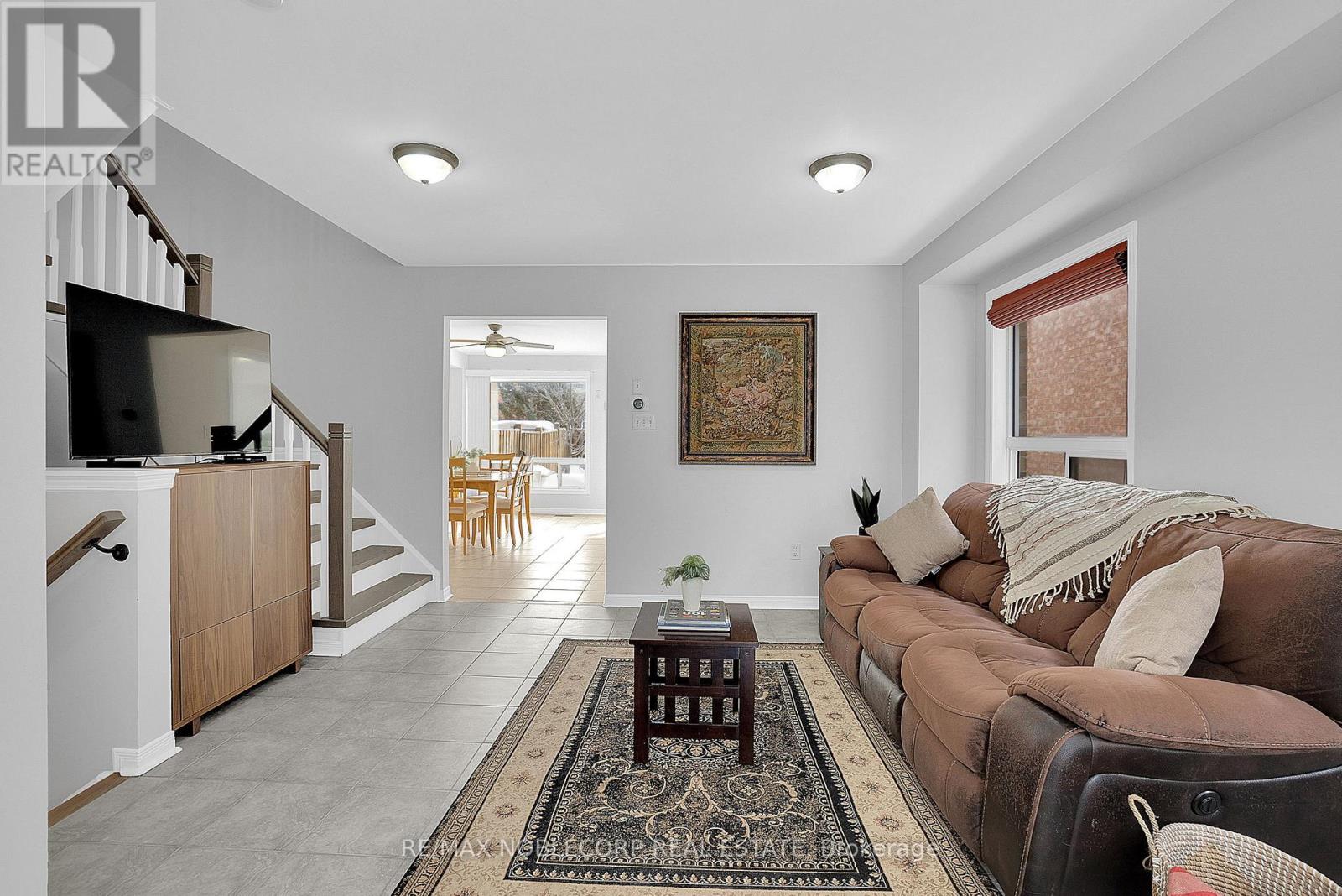 16 Humbershed Crescent, Caledon, Ontario  L7E 2X2 - Photo 9 - W12833268