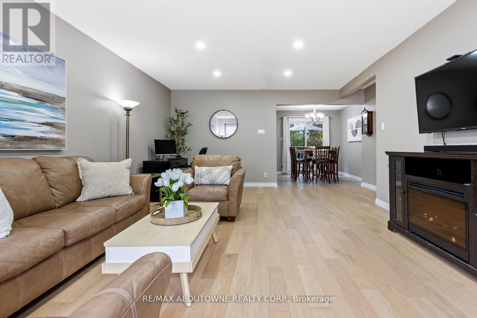 48 - 49 Cedarwoods Crescent, Kitchener, Ontario  N2C 2L1 - Photo 12 - X12833042