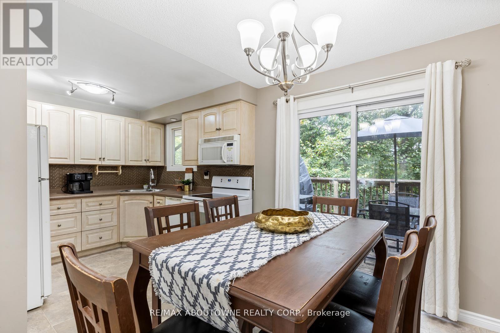 48 - 49 Cedarwoods Crescent, Kitchener, Ontario  N2C 2L1 - Photo 15 - X12833042