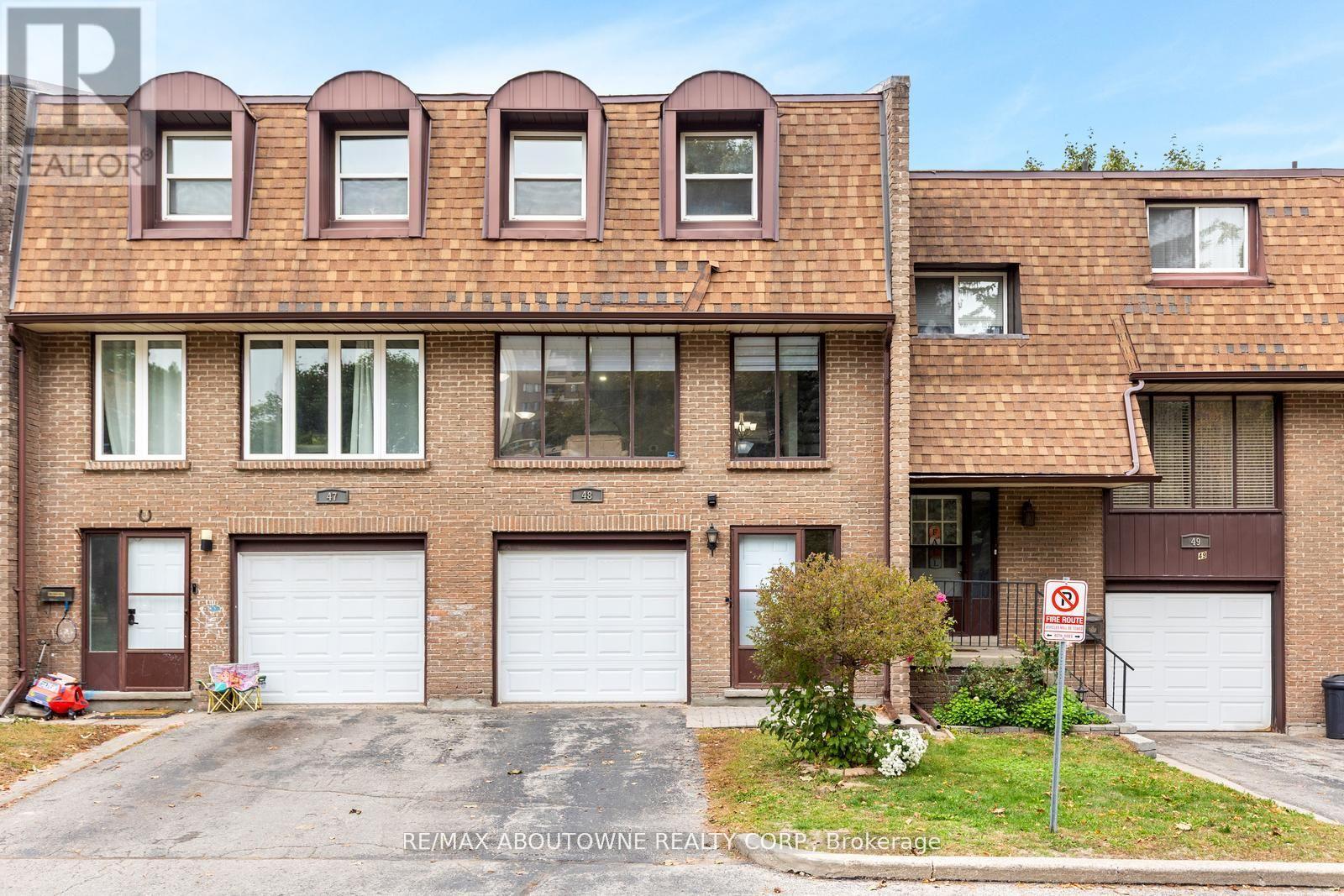 48 - 49 Cedarwoods Crescent, Kitchener, Ontario  N2C 2L1 - Photo 2 - X12833042