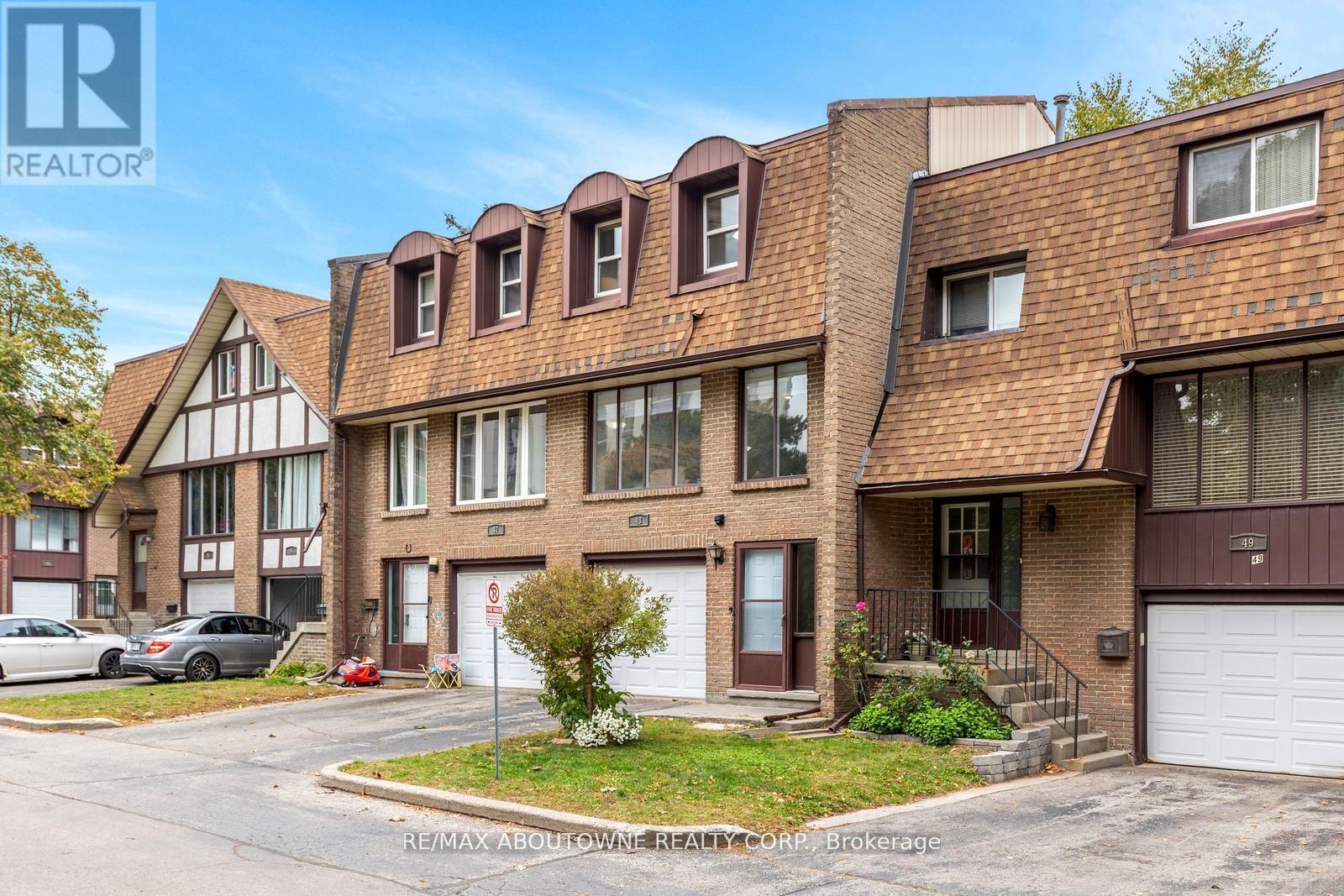 48 - 49 Cedarwoods Crescent, Kitchener, Ontario  N2C 2L1 - Photo 3 - X12833042