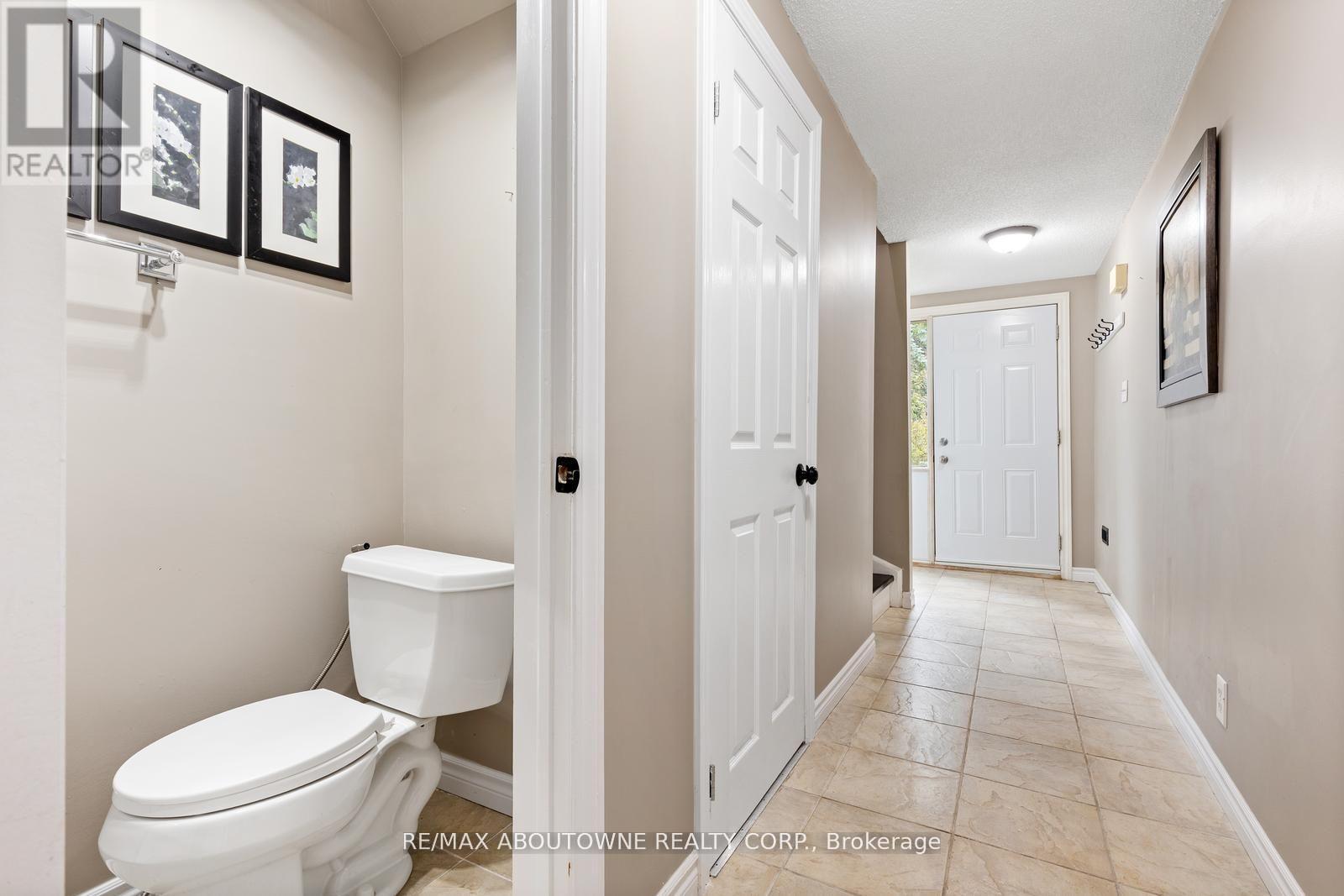 48 - 49 Cedarwoods Crescent, Kitchener, Ontario  N2C 2L1 - Photo 7 - X12833042