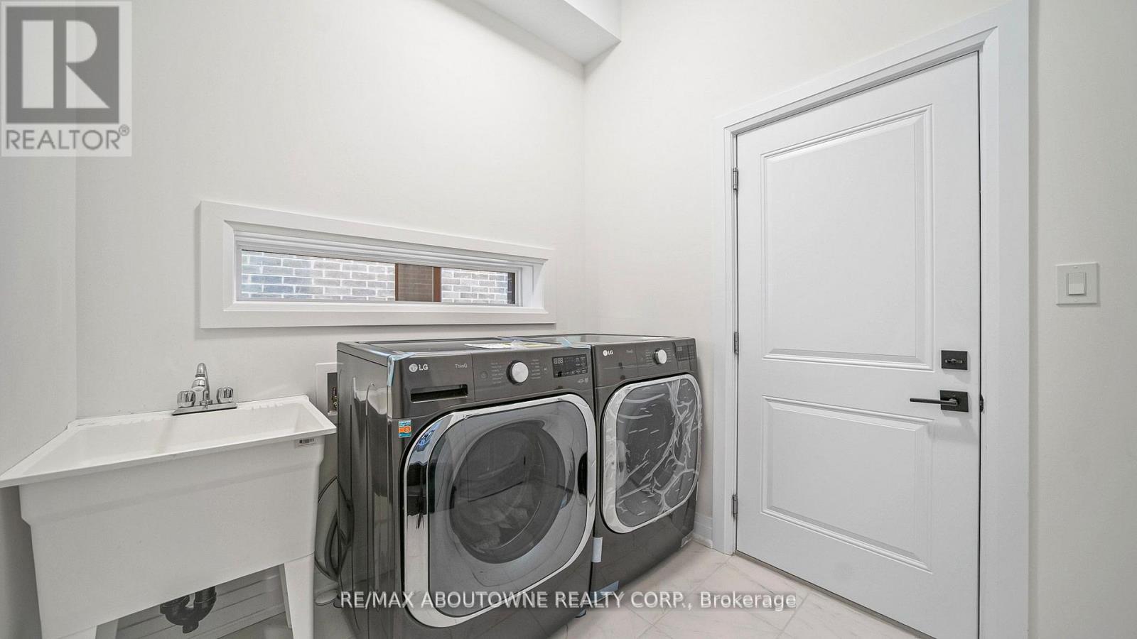 27 Jacob Detweiller Drive, Kitchener, Ontario  N2P 0K7 - Photo 23 - X12833056