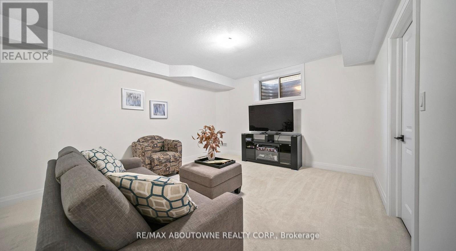 27 Jacob Detweiller Drive, Kitchener, Ontario  N2P 0K7 - Photo 26 - X12833056