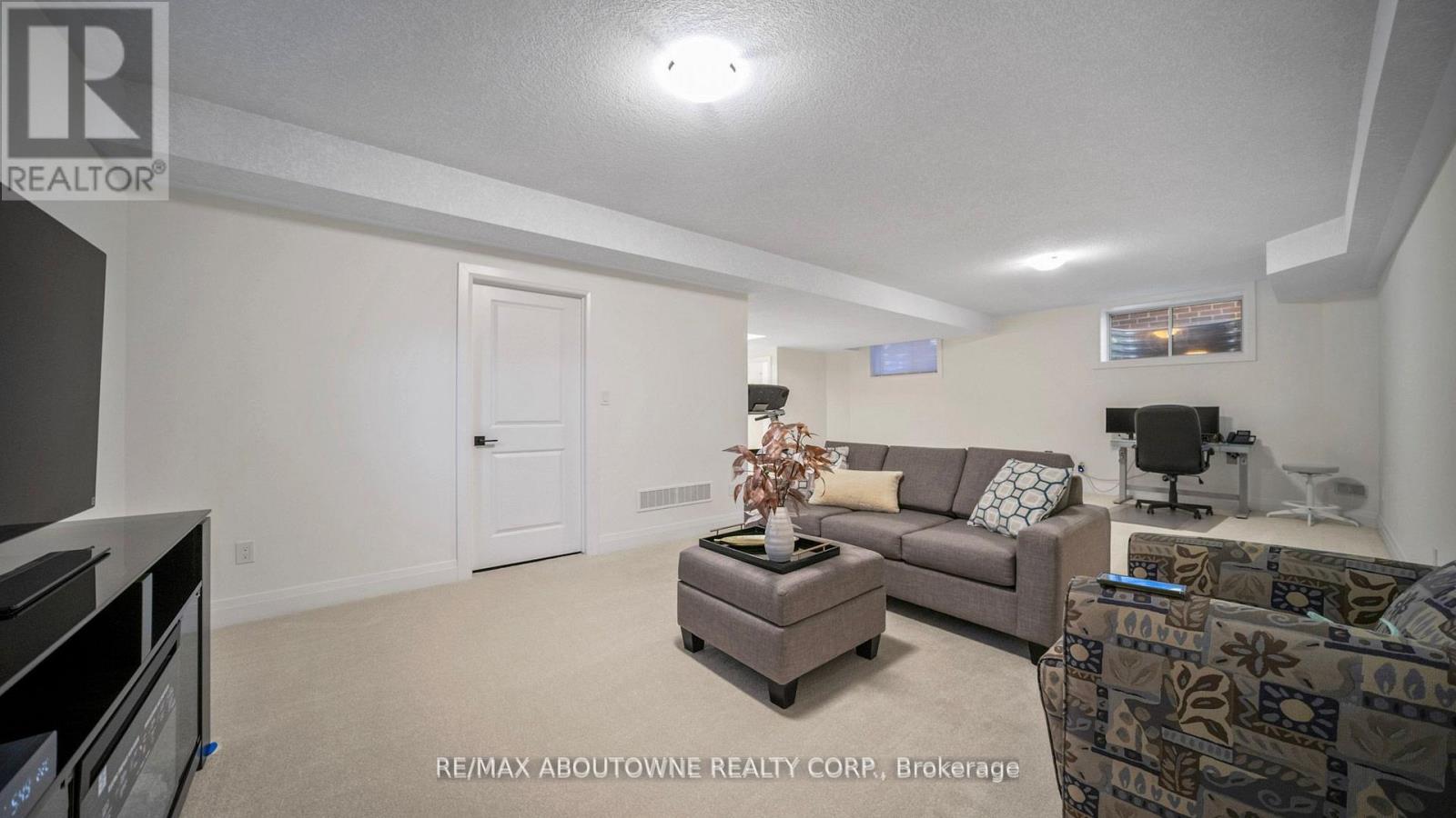 27 Jacob Detweiller Drive, Kitchener, Ontario  N2P 0K7 - Photo 27 - X12833056