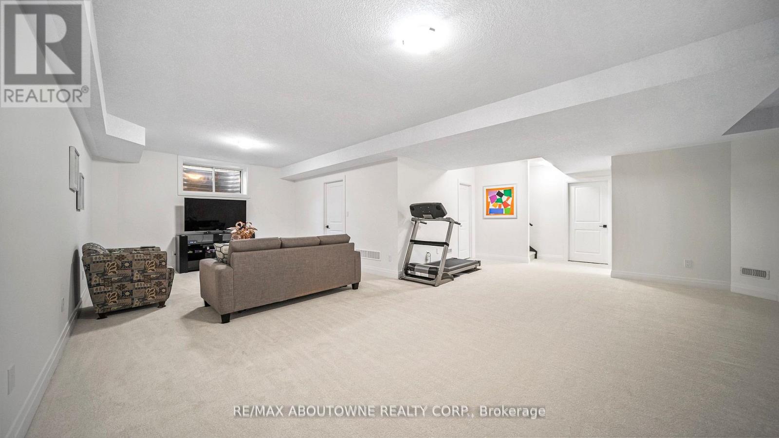 27 Jacob Detweiller Drive, Kitchener, Ontario  N2P 0K7 - Photo 28 - X12833056