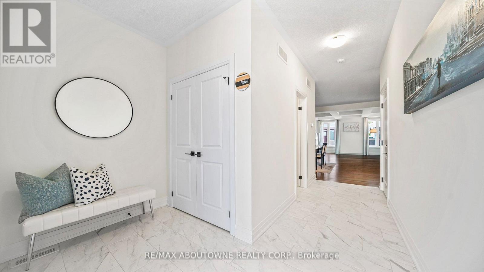 27 Jacob Detweiller Drive, Kitchener, Ontario  N2P 0K7 - Photo 4 - X12833056