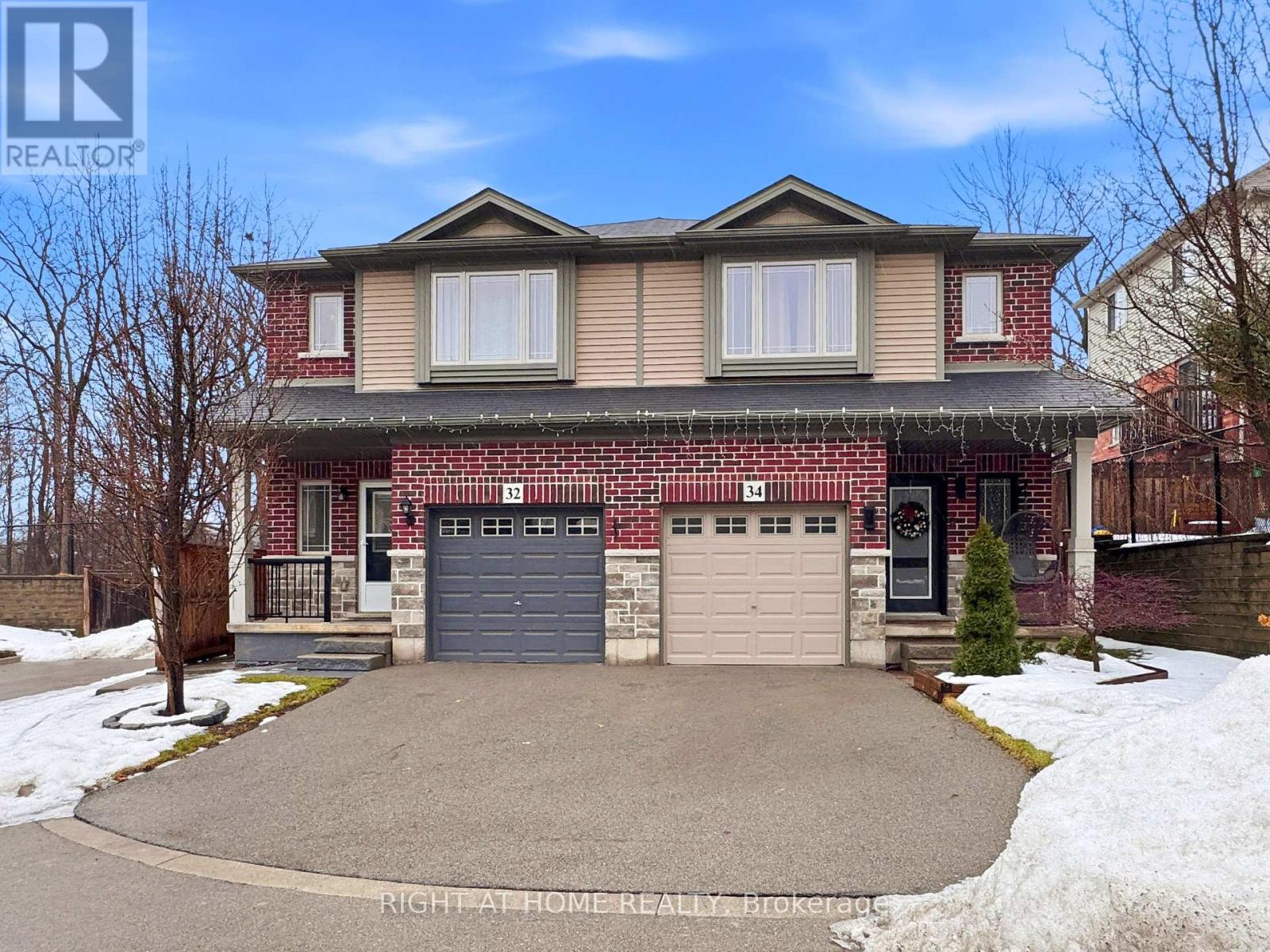 32 ROLLING LANE, Hamilton, Ontario