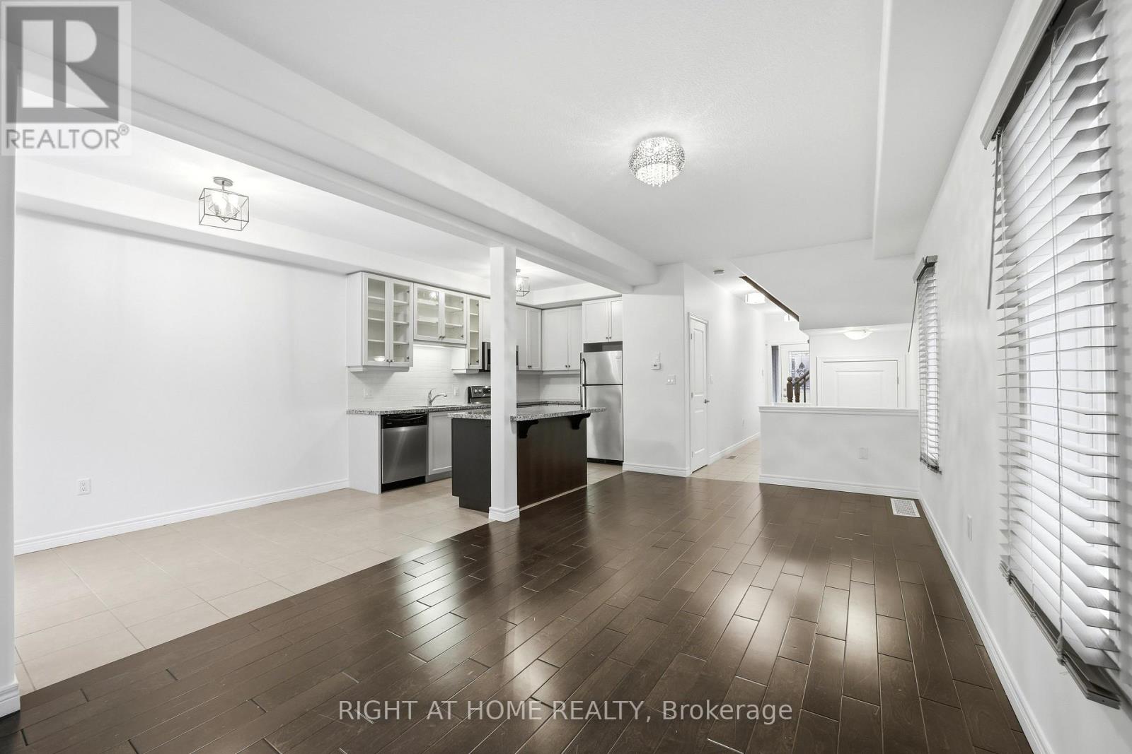 32 Rolling Lane, Hamilton, Ontario  L8K 0A1 - Photo 11 - X12833242